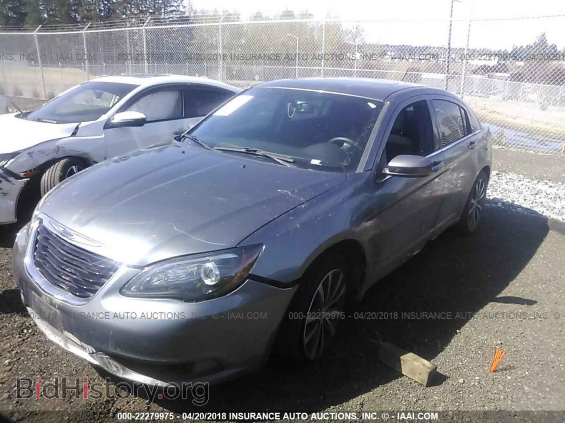 2013 Chrysler 200 - VIN: 1C3CCBBB0DN503751 - Фото 2
