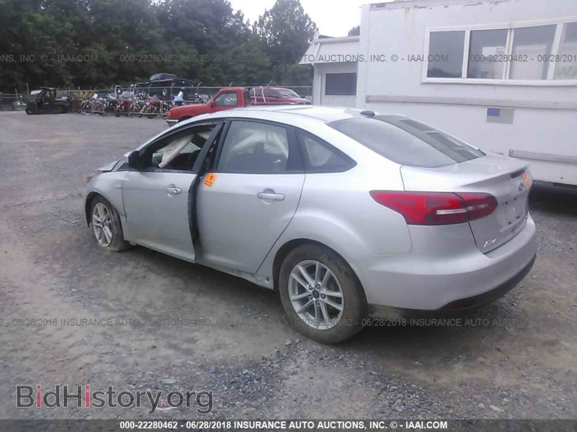 2016 Ford Focus - VIN: 1FADP3F21GL371223 - Фото 3