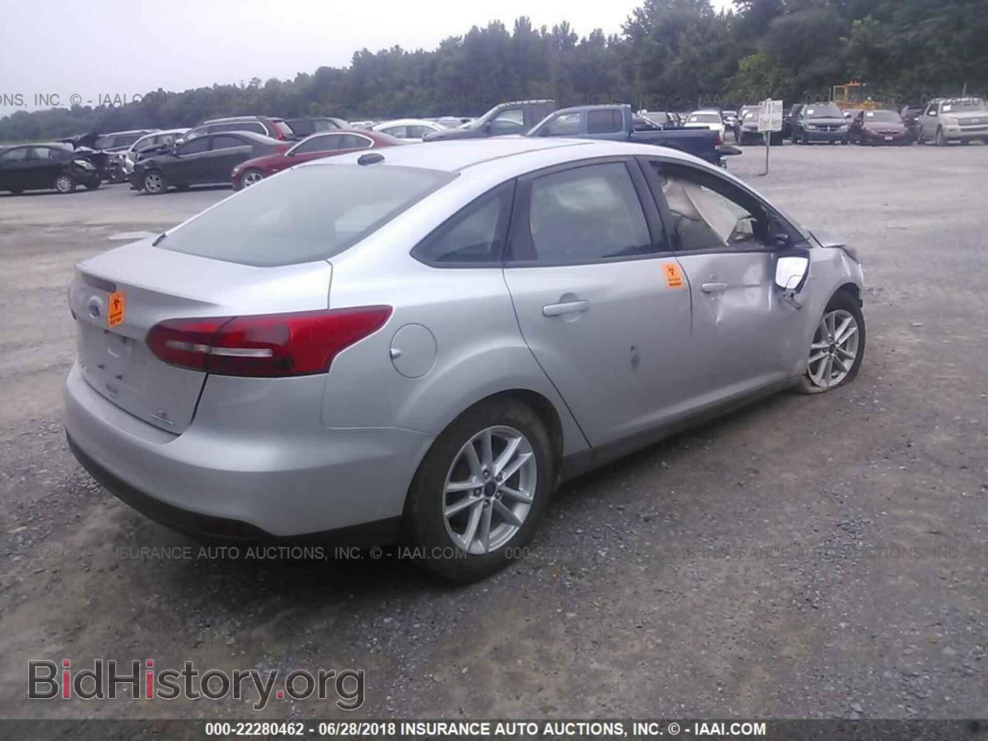 2016 Ford Focus - VIN: 1FADP3F21GL371223 - Фото 4