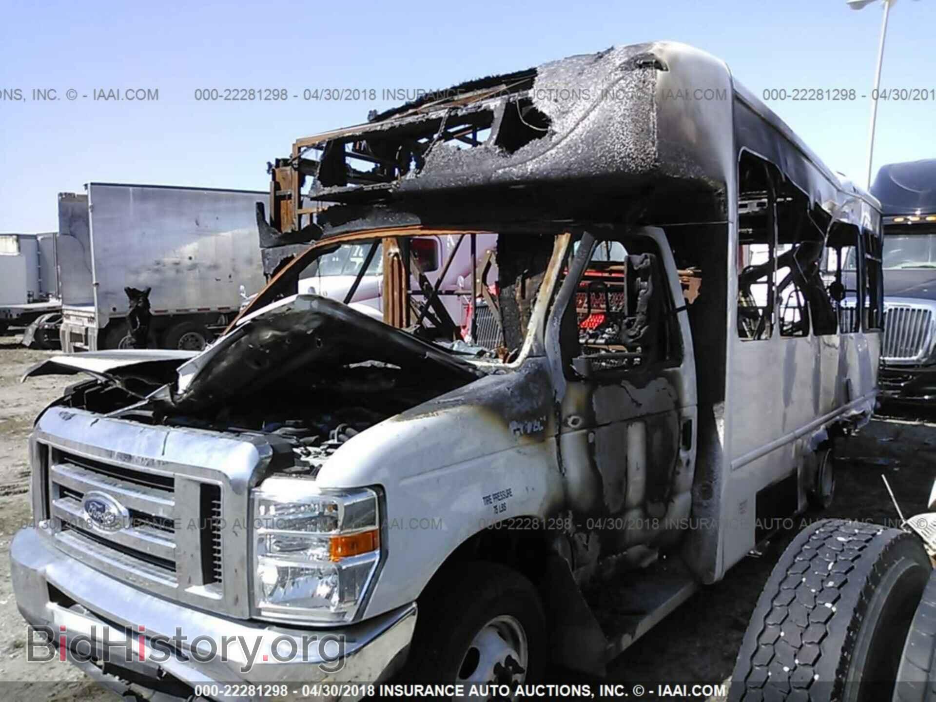 2016 Ford Econoline - VIN: 1FDFE4FS7GDC55299 - Фото 2
