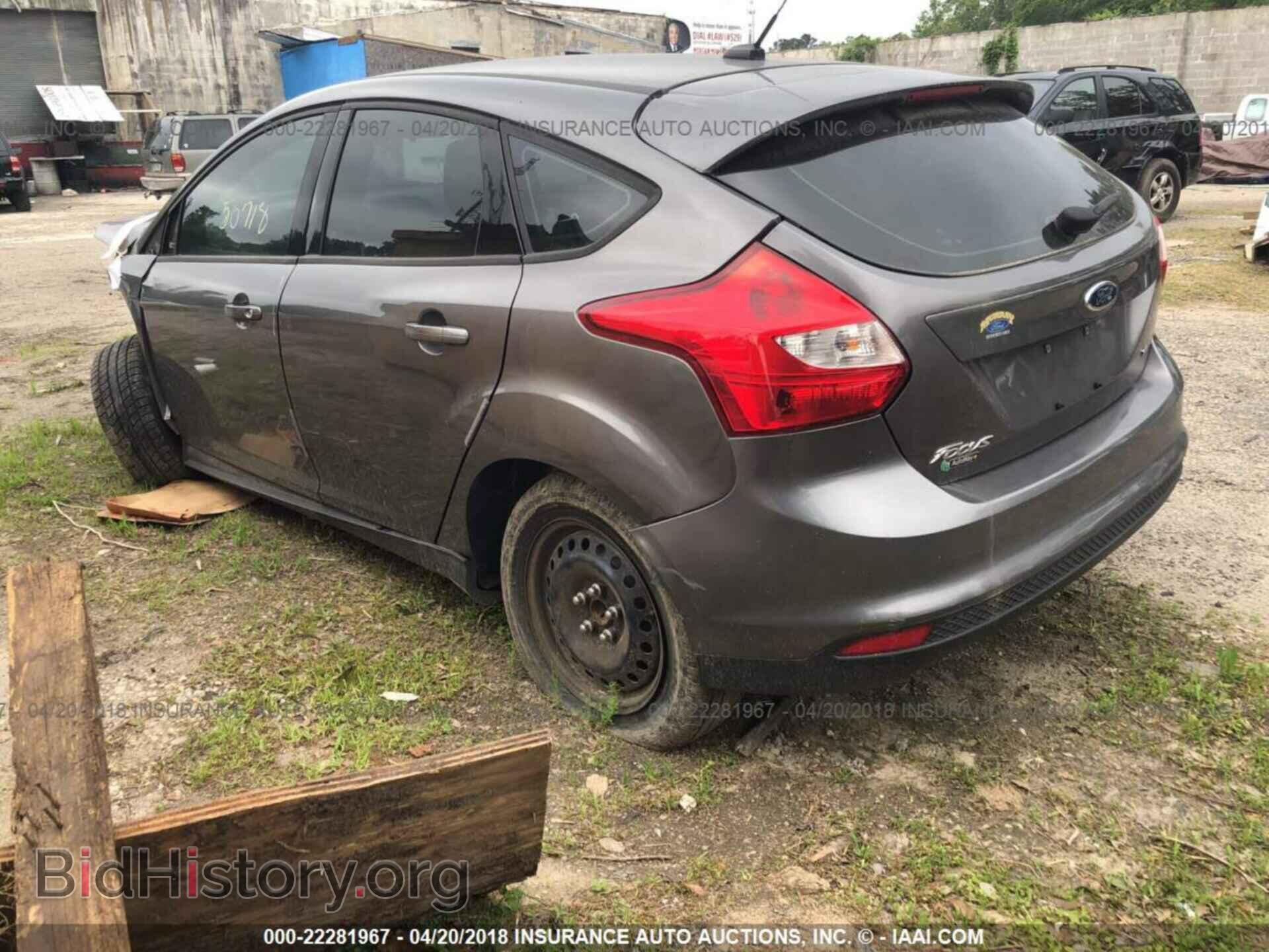 2012 Ford Focus - VIN: 1FAHP3K29CL293100 - Photo 3