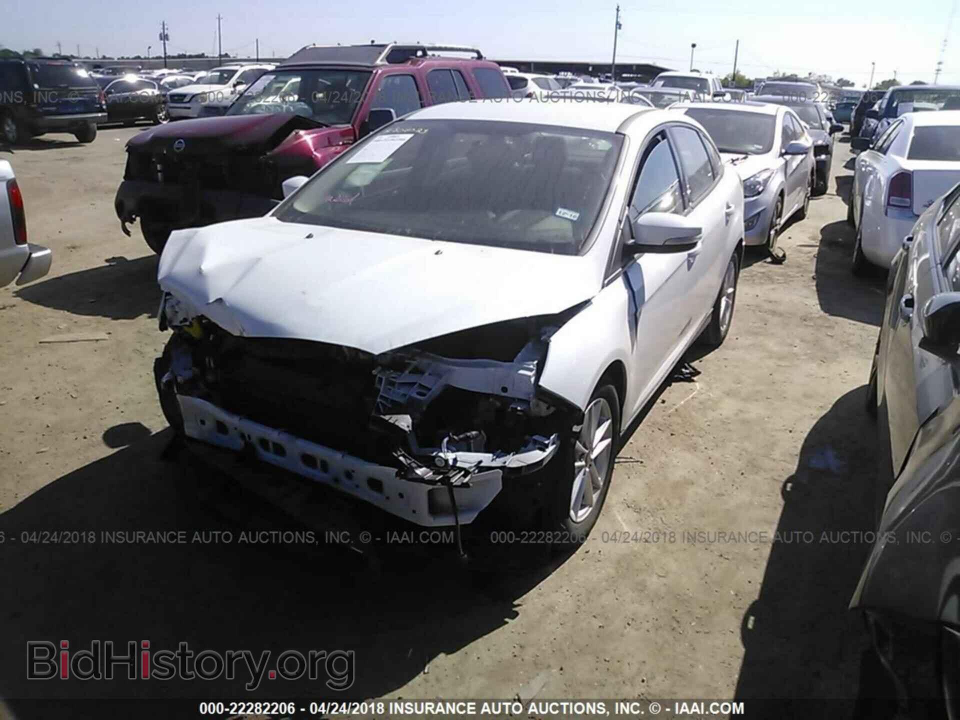 2017 Ford Focus - VIN: 1FADP3F20HL204708 - Фото 2