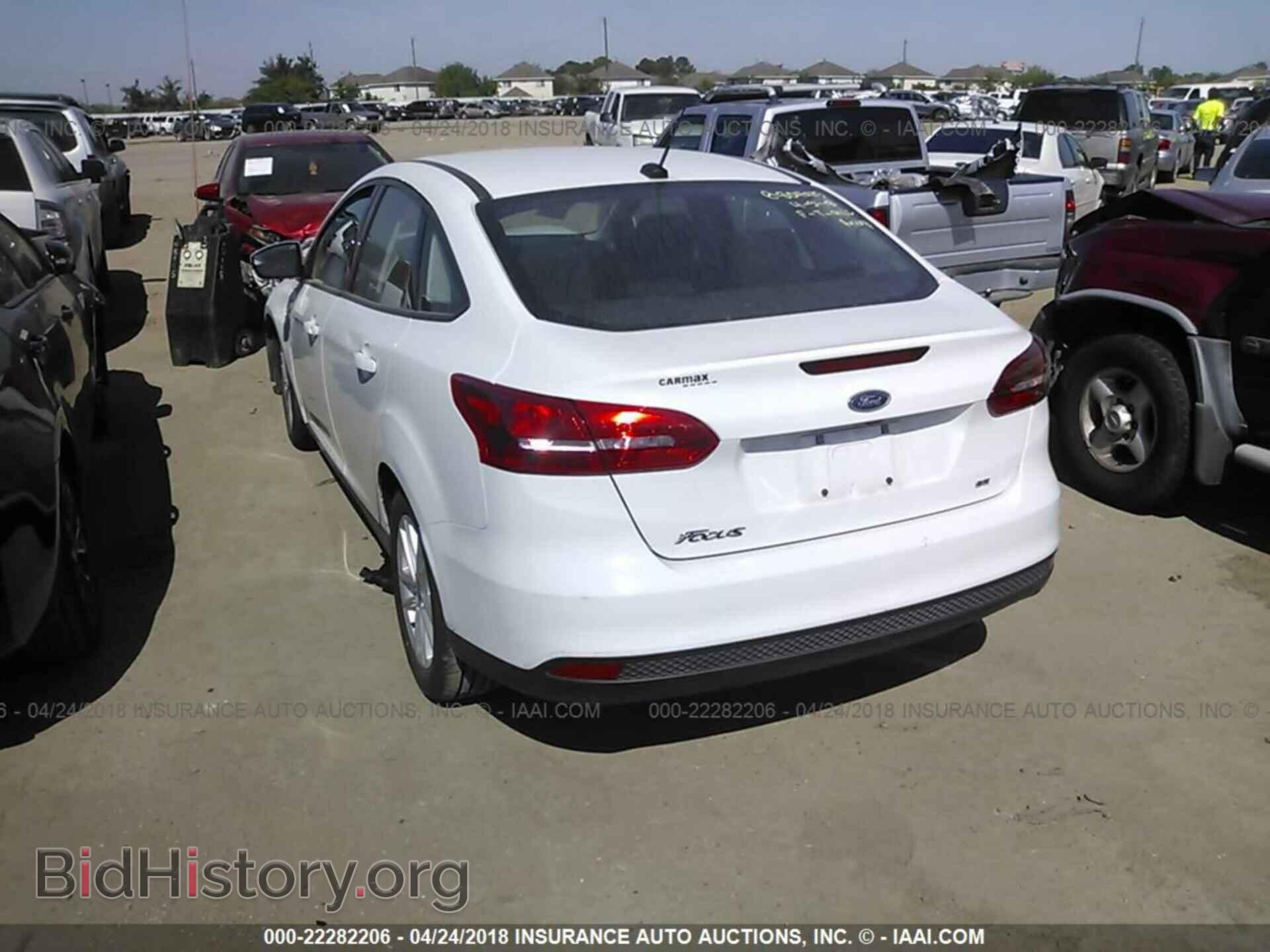 2017 Ford Focus - VIN: 1FADP3F20HL204708 - Фото 3