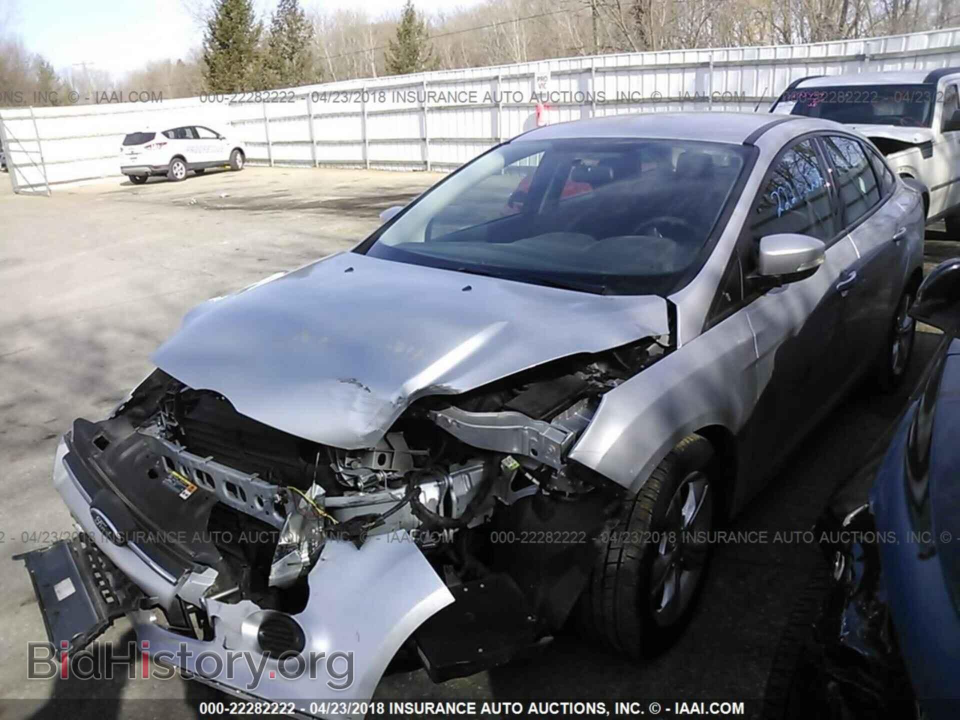 2014 Ford Focus - VIN: 1FADP3F25EL122727 - Photo 2