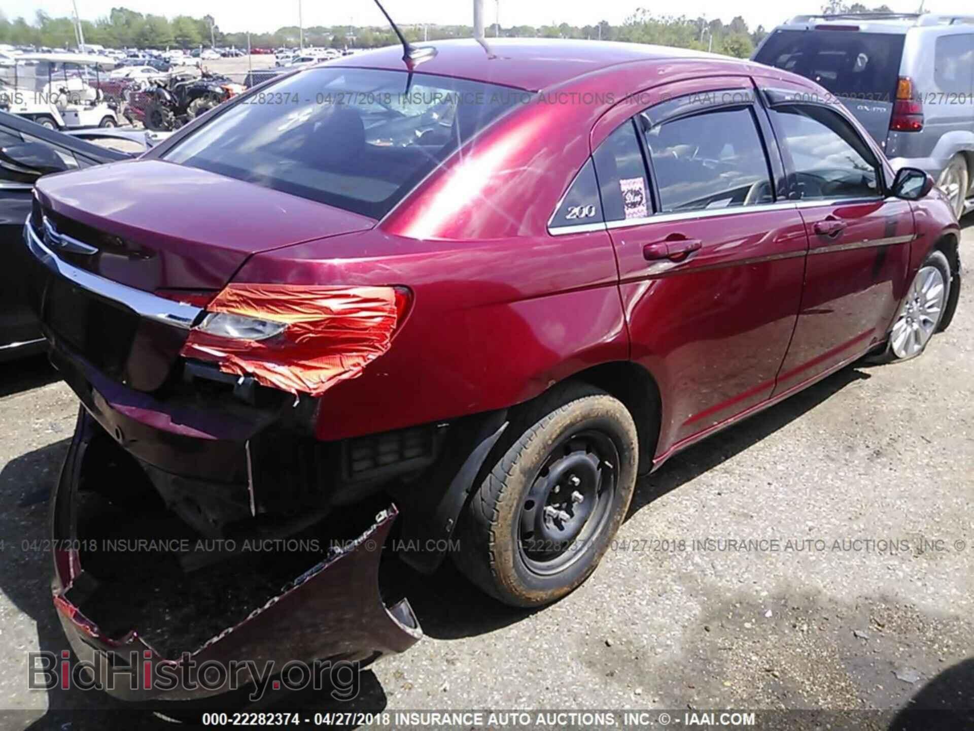 2014 Chrysler 200 - VIN: 1C3CCBAB4EN141880 - Photo 4