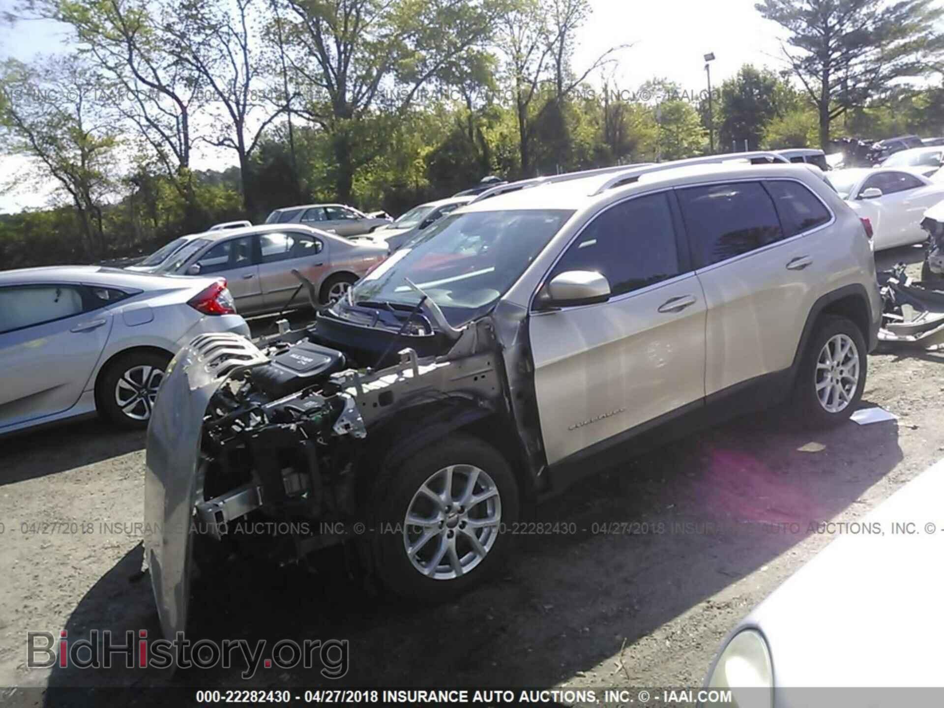 2015 Jeep Cherokee - VIN: 1C4PJLCB7FW676820 - Photo 2
