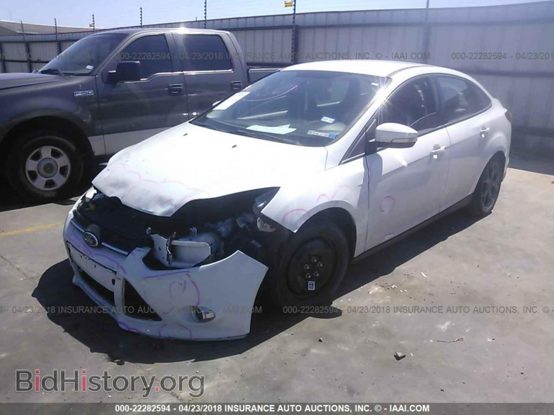2013 Ford Focus - VIN: 1FADP3F26DL265829 - Фото 2