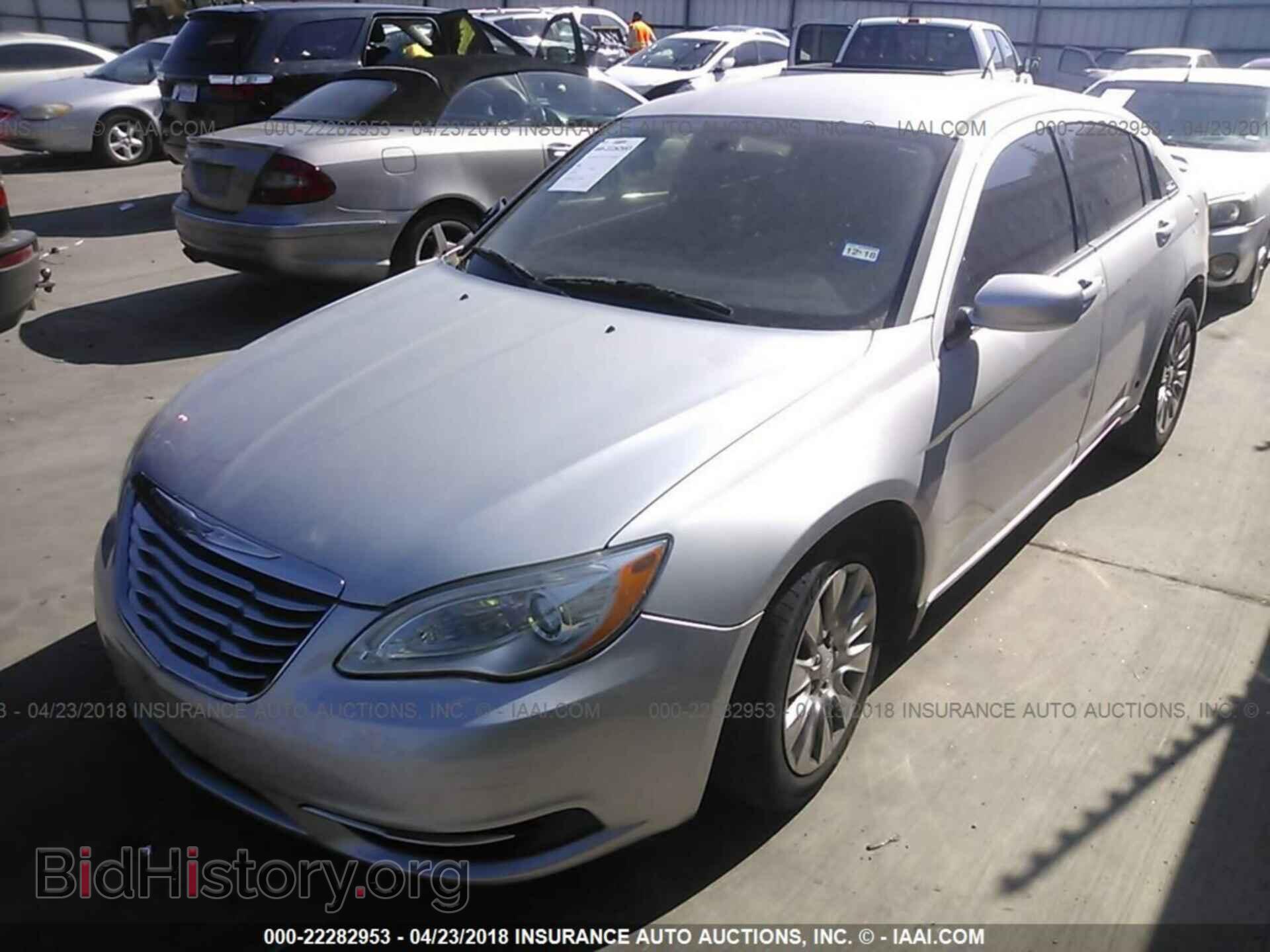 2012 Chrysler 200 - VIN: 1C3CCBAB7CN161005 - Фото 2
