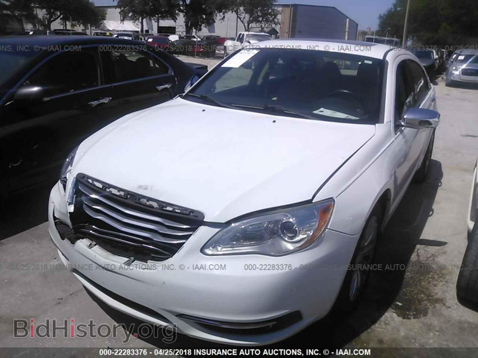 2011 Chrysler 200 - VIN: 1C3BC2FG5BN548196 - Фото 2