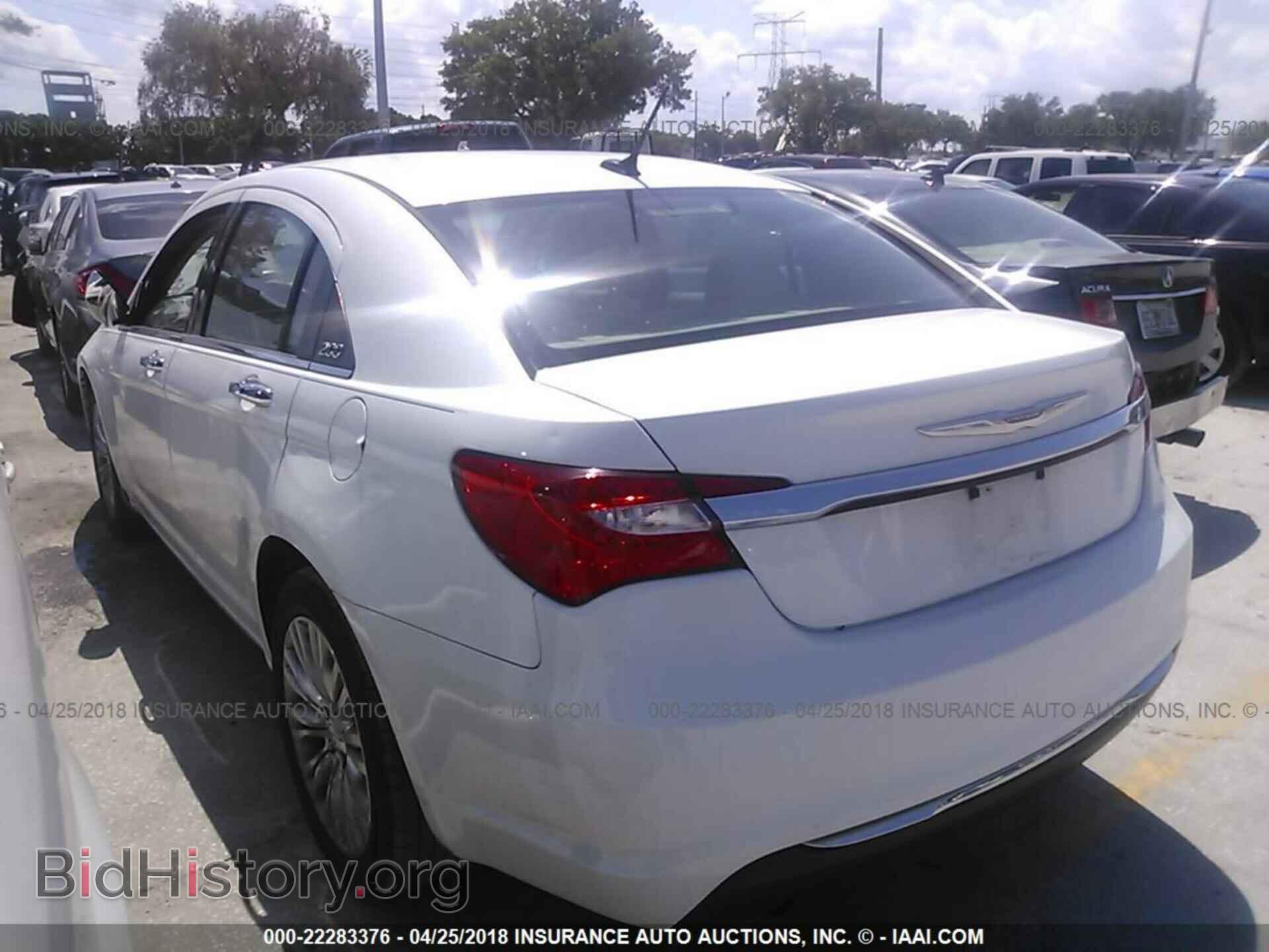 2011 Chrysler 200 - VIN: 1C3BC2FG5BN548196 - Фото 3
