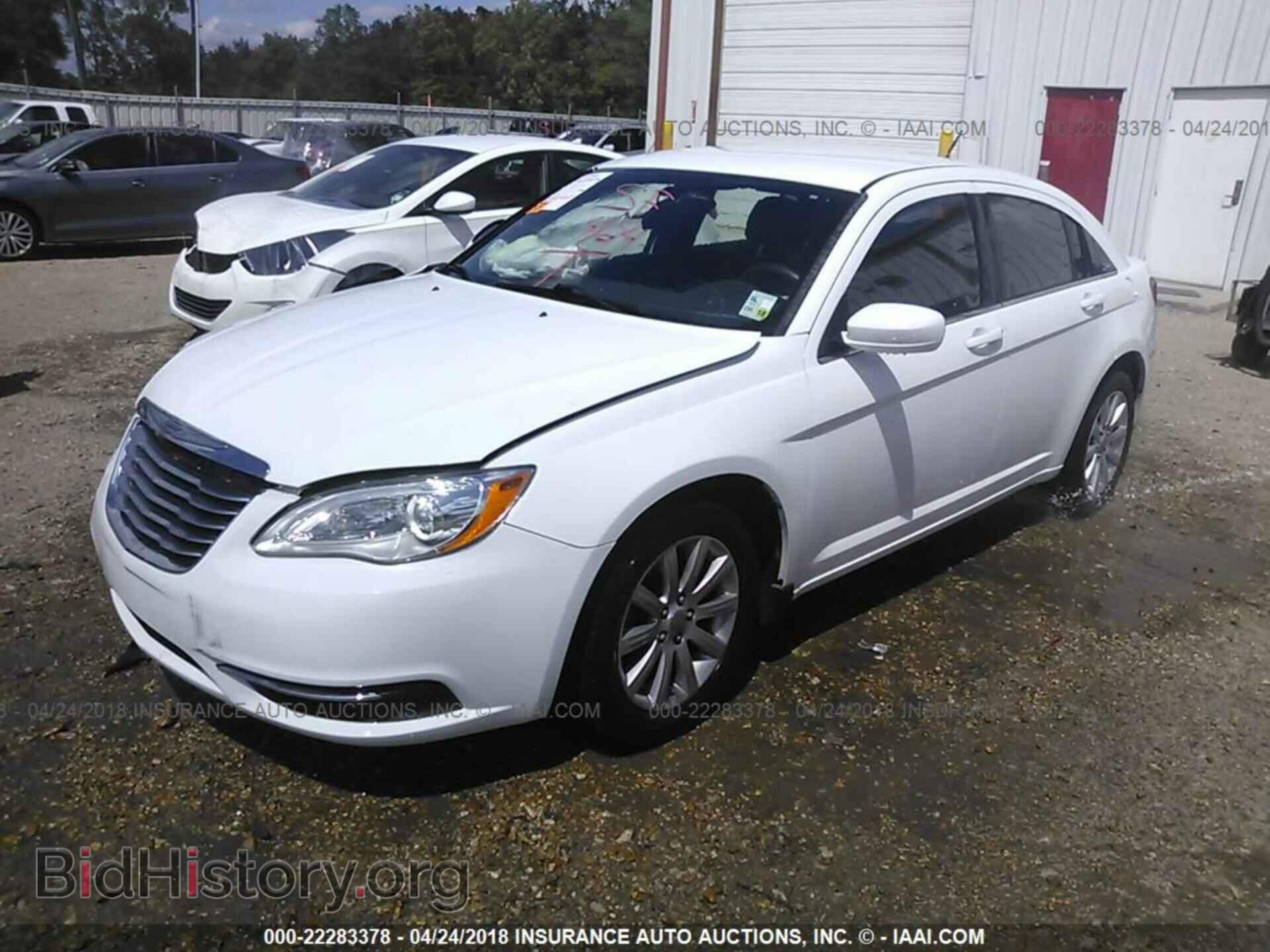 2013 Chrysler 200 - VIN: 1C3CCBBB3DN595325 - Фото 2