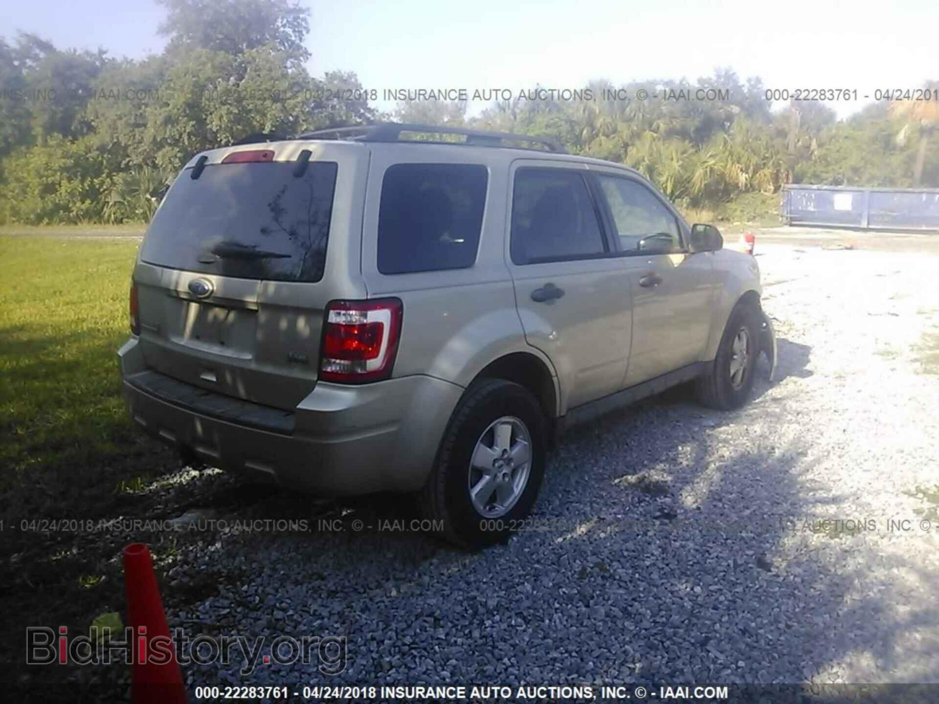 2011 Ford Escape - VIN: 1FMCU0DGXBKC09029 - Фото 4