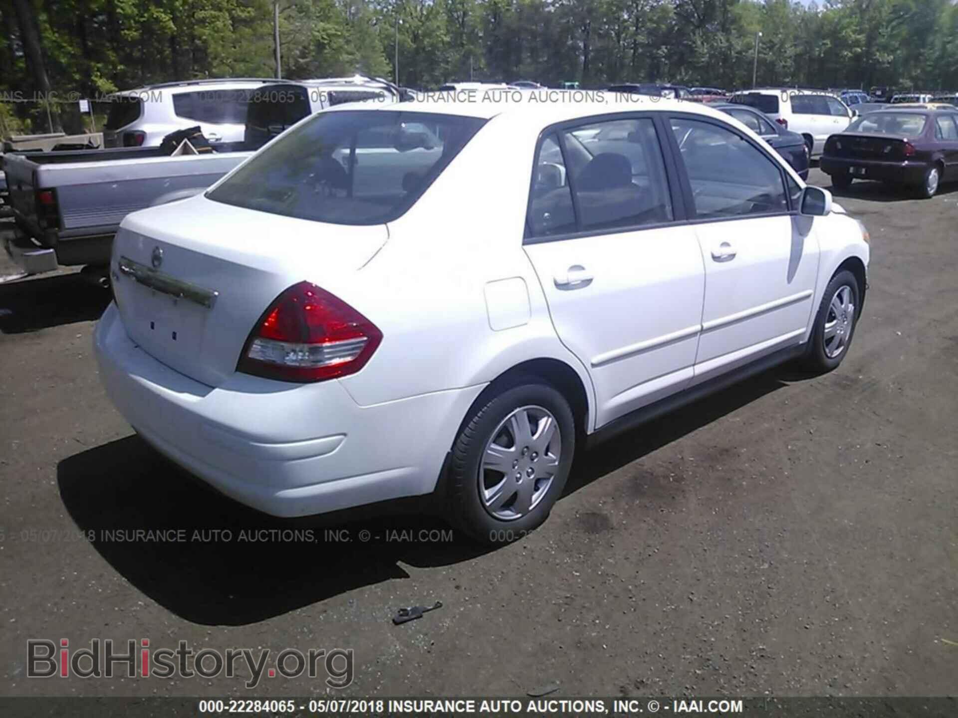 2011 Nissan Versa - VIN: 3N1BC1AP0BL420724 - Фото 4