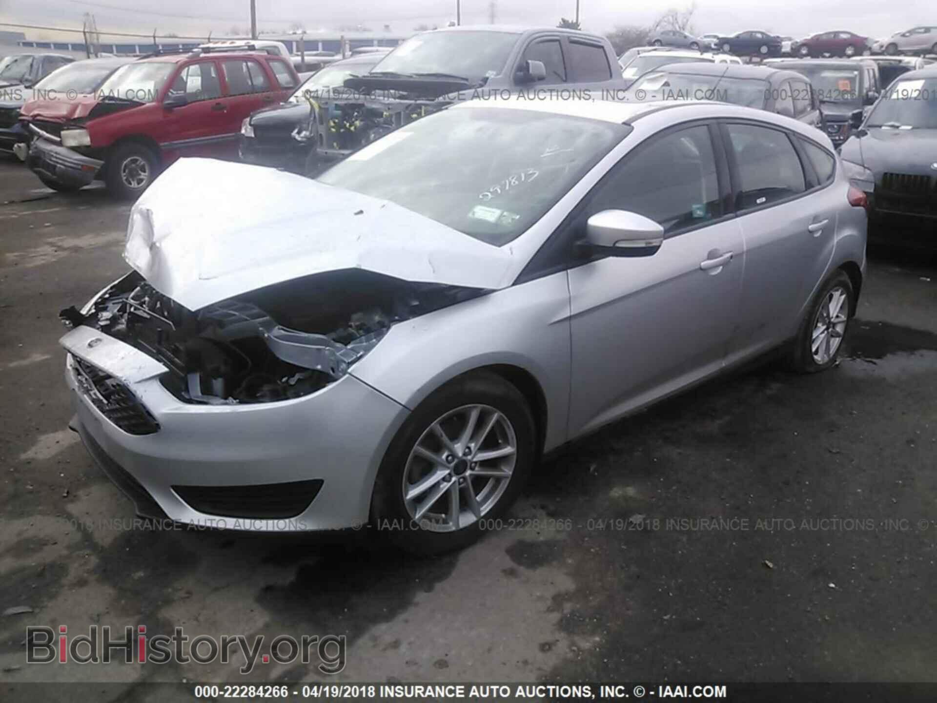 2016 Ford Focus - VIN: 1FADP3K25GL297813 - Photo 2