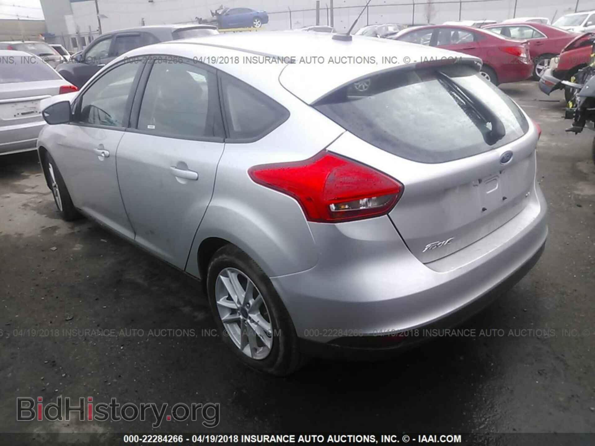 2016 Ford Focus - VIN: 1FADP3K25GL297813 - Photo 3