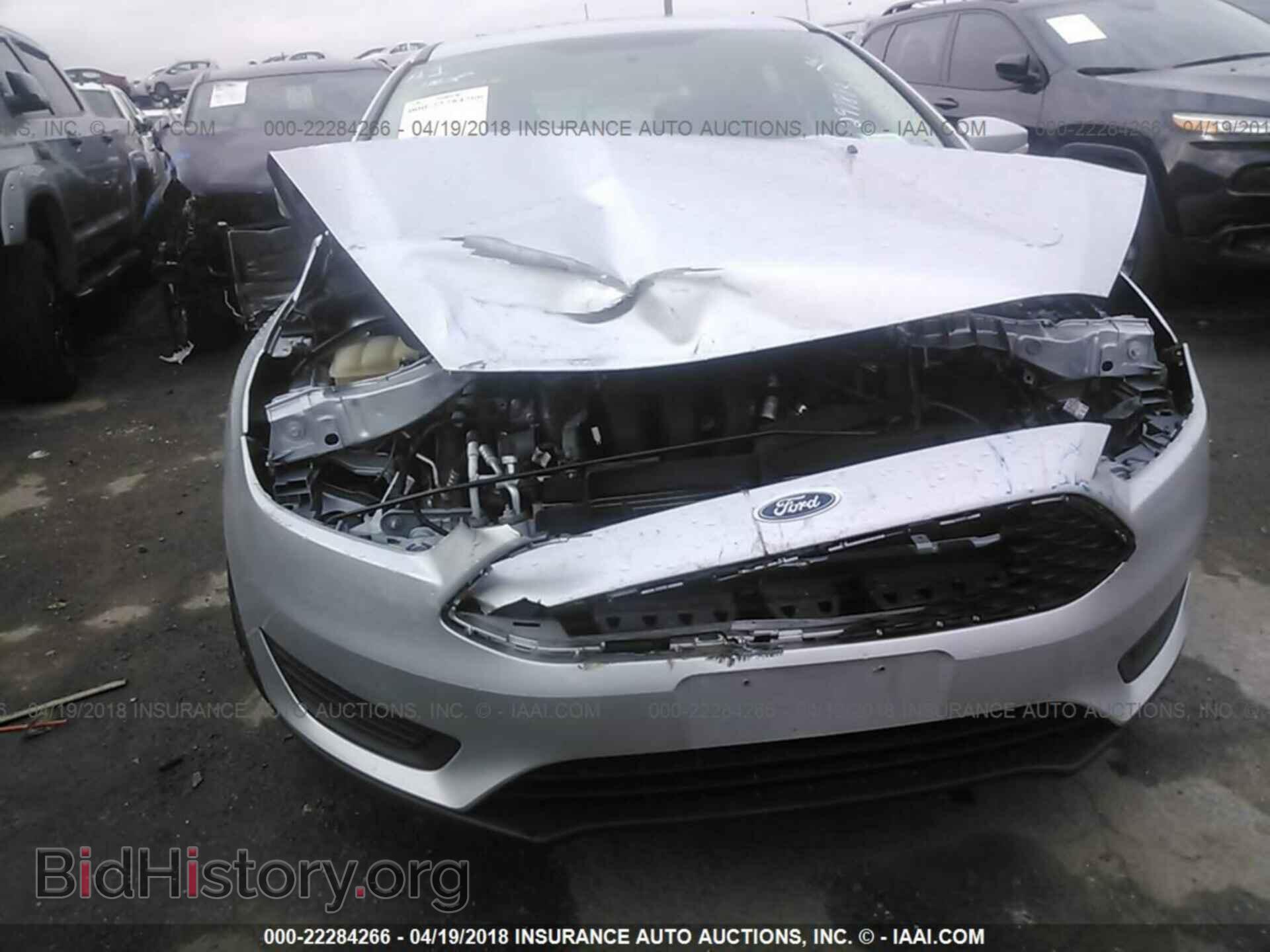 2016 Ford Focus - VIN: 1FADP3K25GL297813 - Photo 6