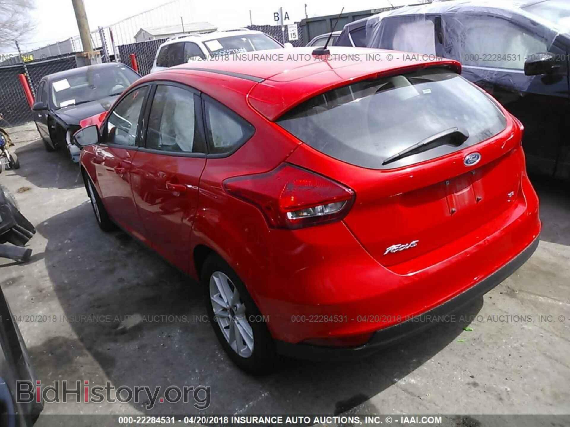 2017 Ford Focus - VIN: 1FADP3K21HL249842 - Photo 3