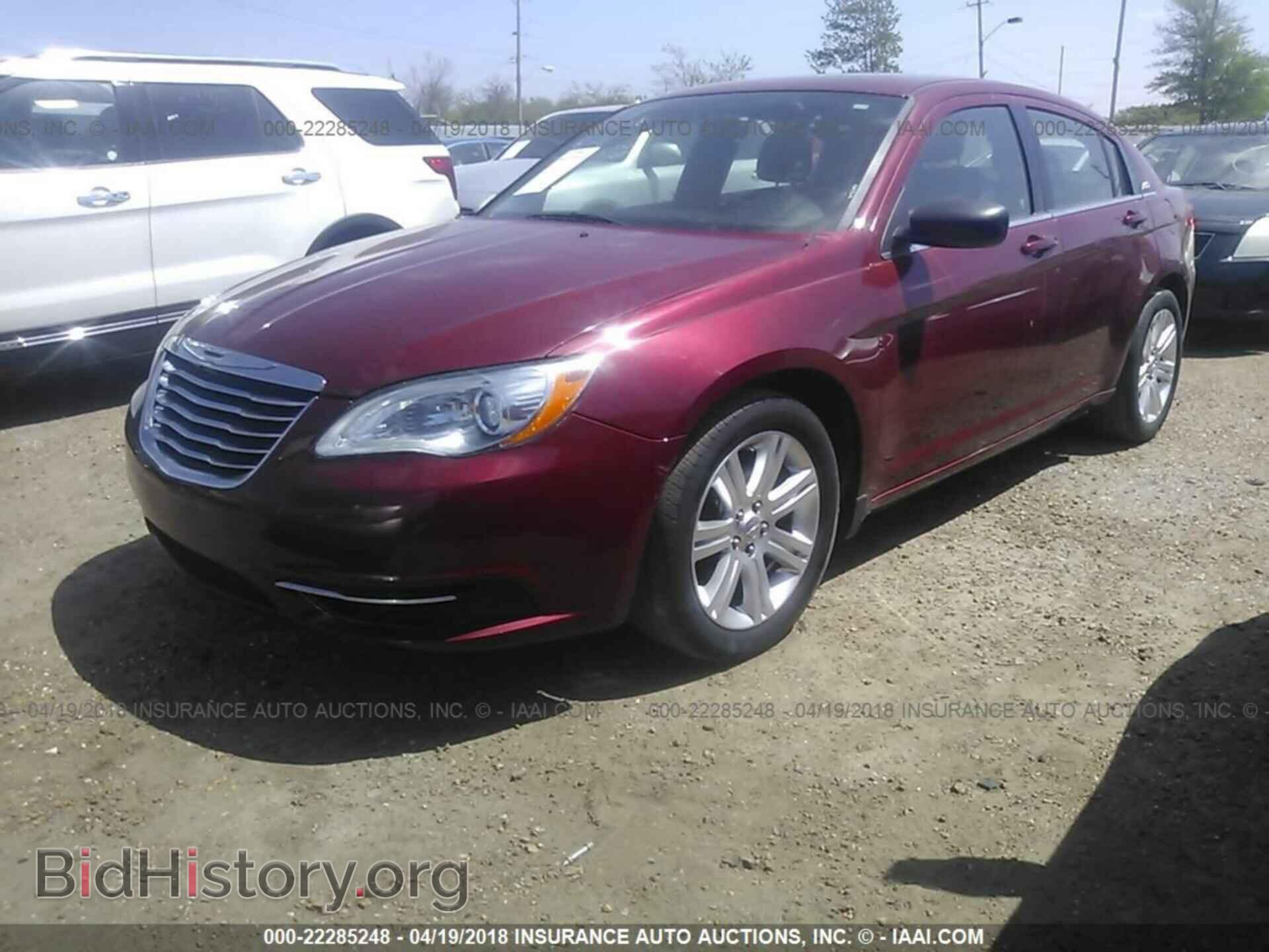 2012 Chrysler 200 - VIN: 1C3CCBBG7CN298018 - Фото 2