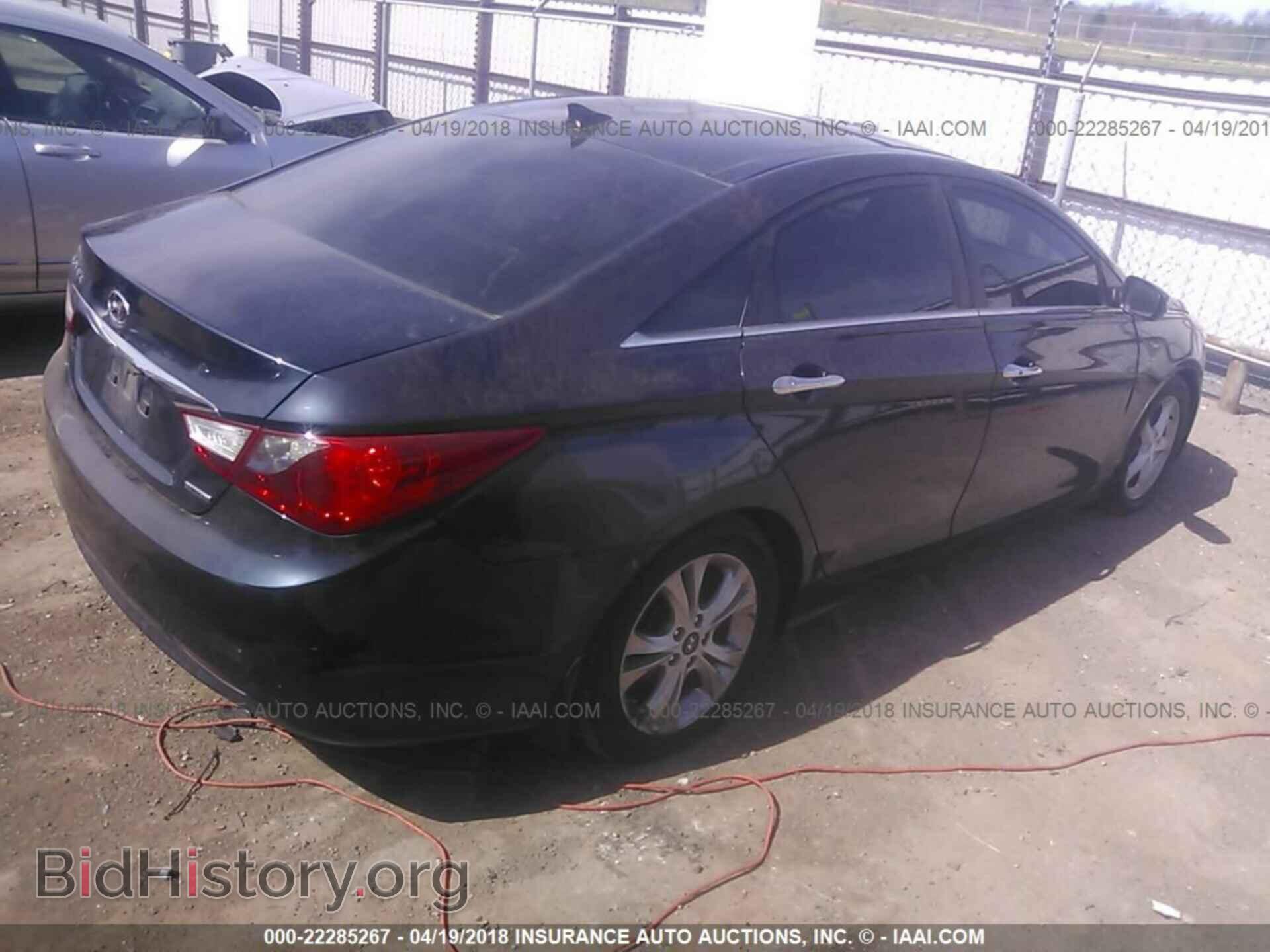 2012 Hyundai Sonata - VIN: 5NPEC4AC4CH323178 - Photo 4