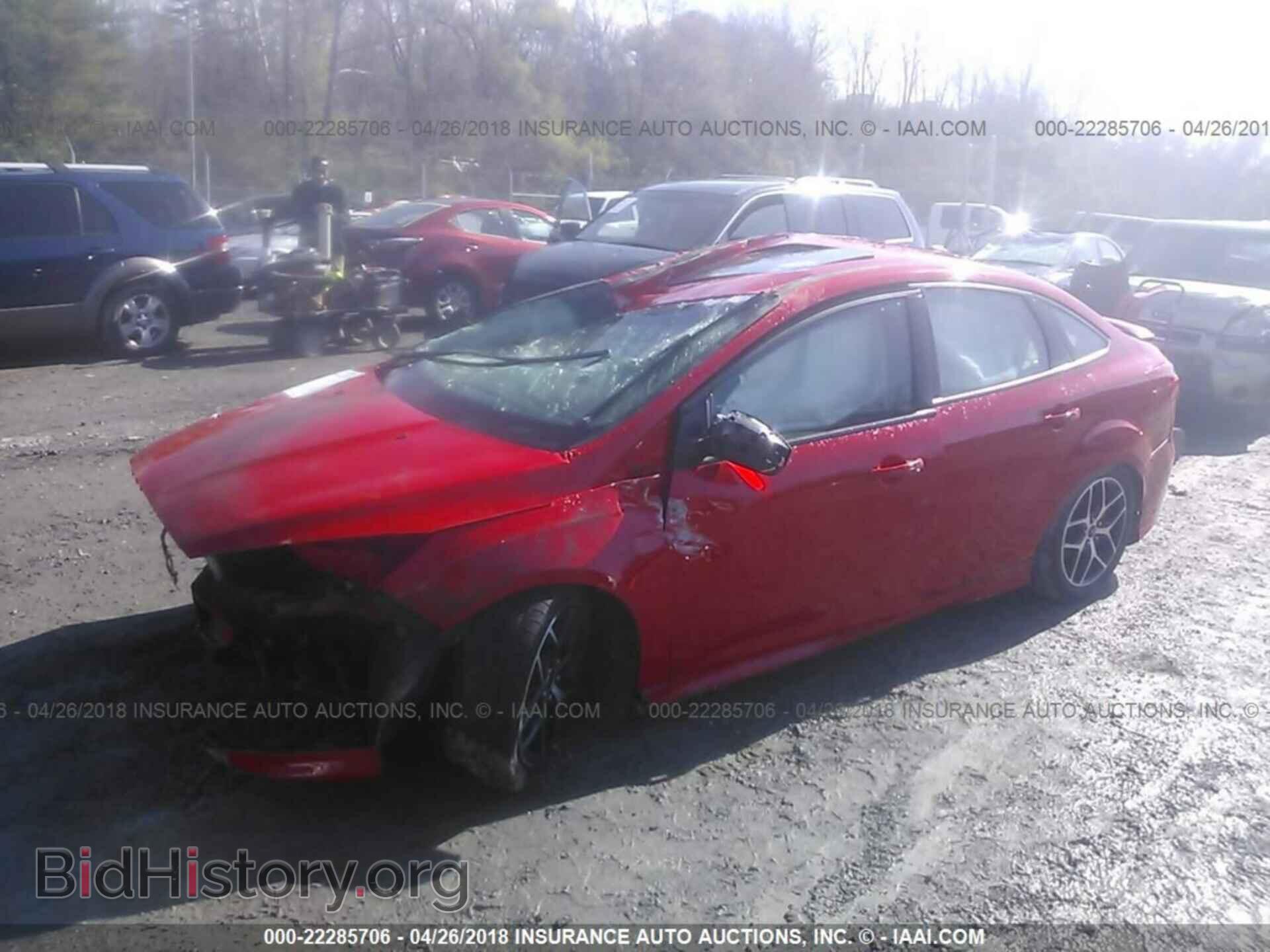 2016 Ford Focus - VIN: 1FADP3F2XGL257639 - Photo 2