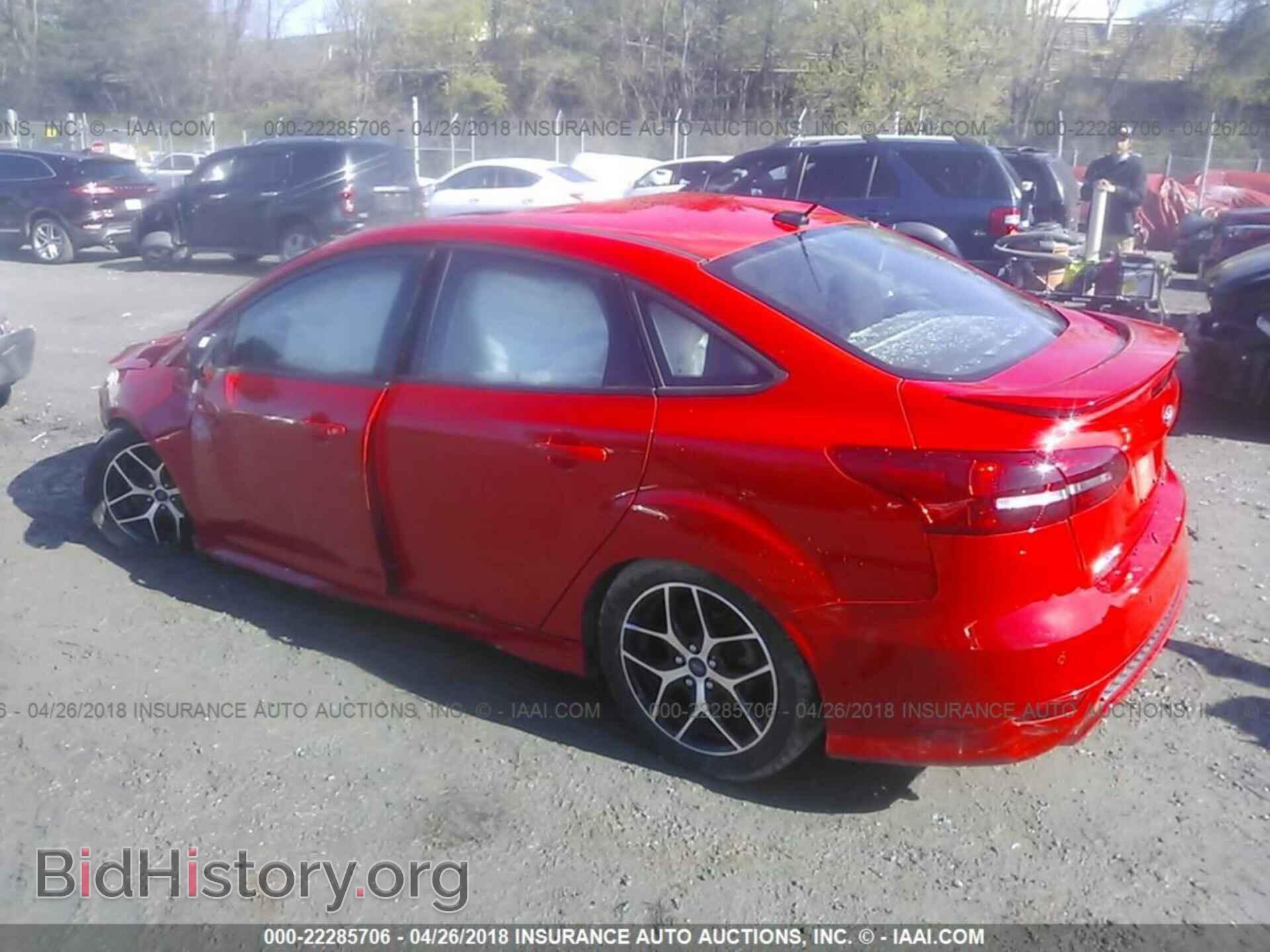 2016 Ford Focus - VIN: 1FADP3F2XGL257639 - Photo 3