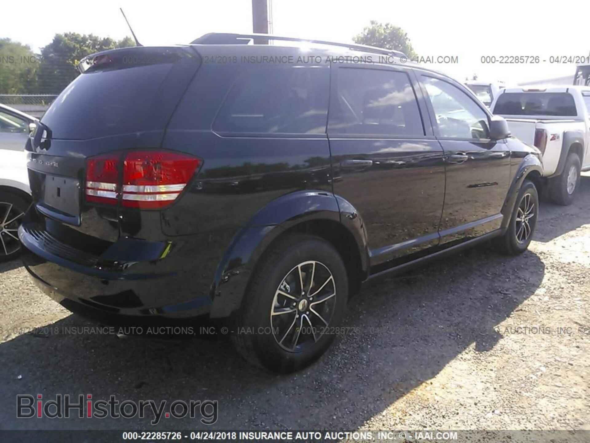 2018 Dodge Journey - VIN: 3C4PDCABXJT352785 - Photo 4