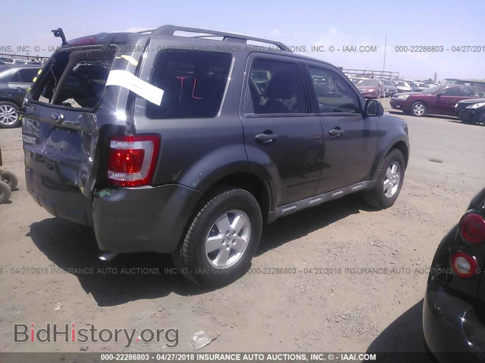 2012 Ford Escape - VIN: 1FMCU0DG4CKA44192 - Photo 4
