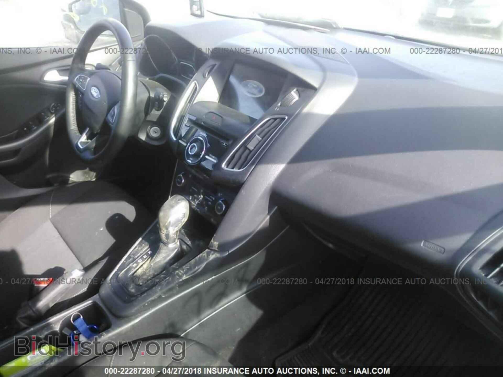 2017 Ford Focus - VIN: 1FADP3M24HL243756 - Photo 5
