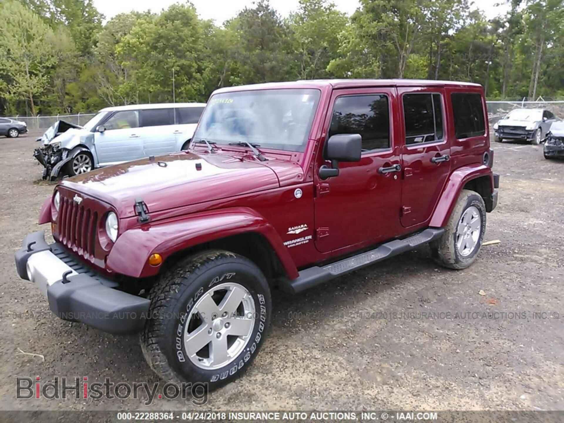 2011 Jeep Wrangler - VIN: 1J4BA5H13BL561255 - Фото 2