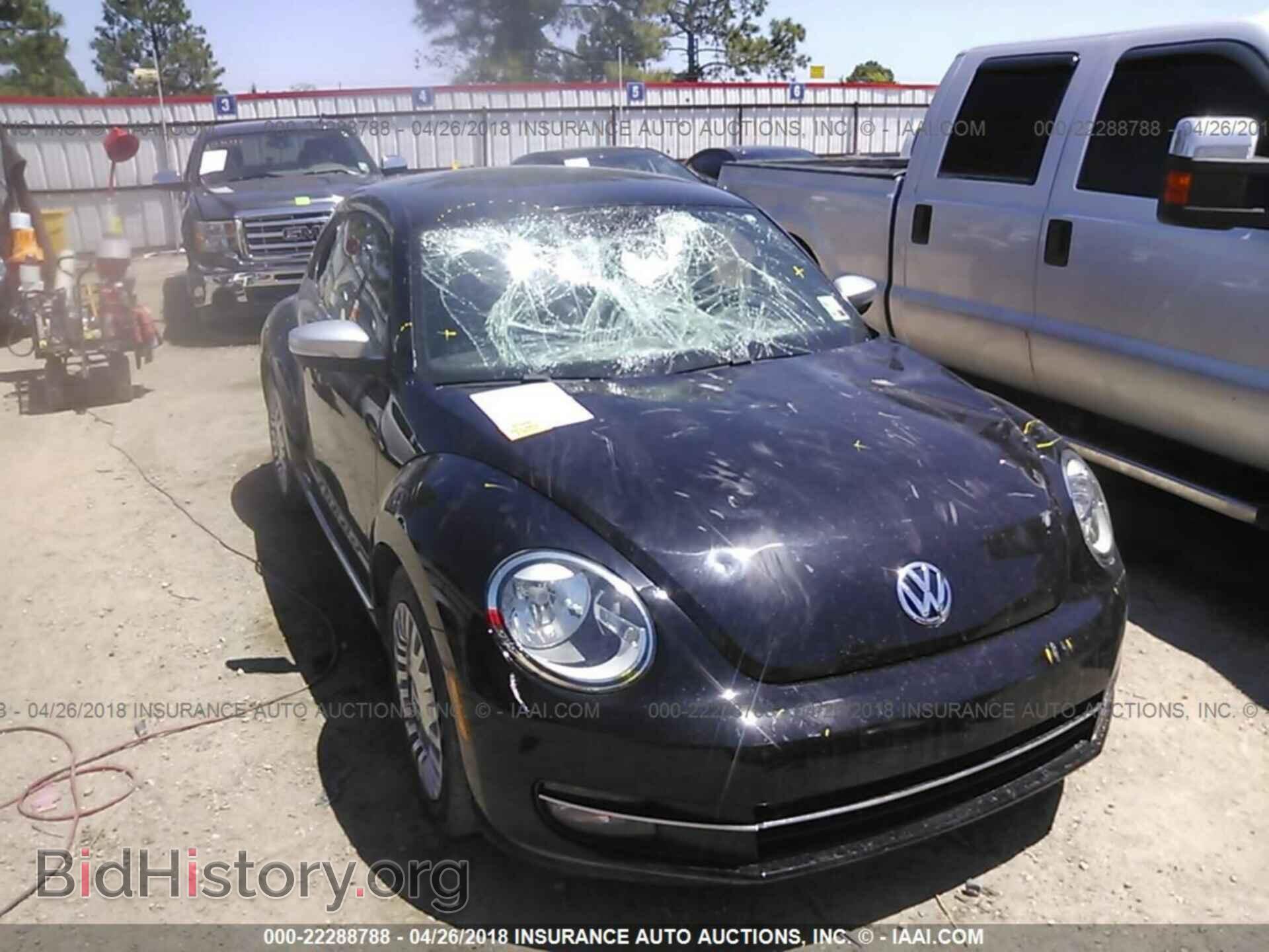 2012 Volkswagen Beetle - VIN: 3VWVA7AT7CM605331 - Фото 6