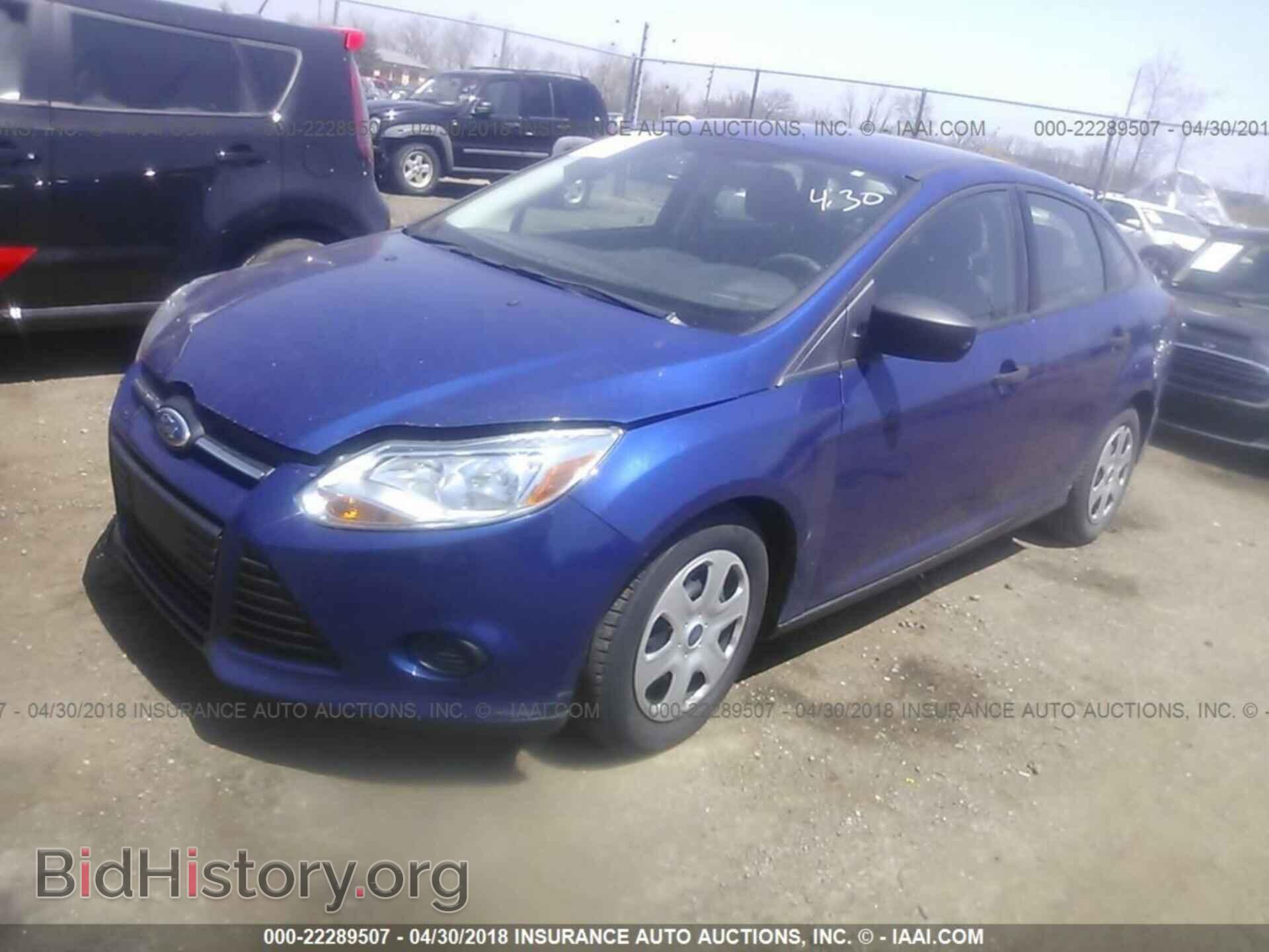 2012 Ford Focus - VIN: 1FAHP3E29CL319562 - Photo 2