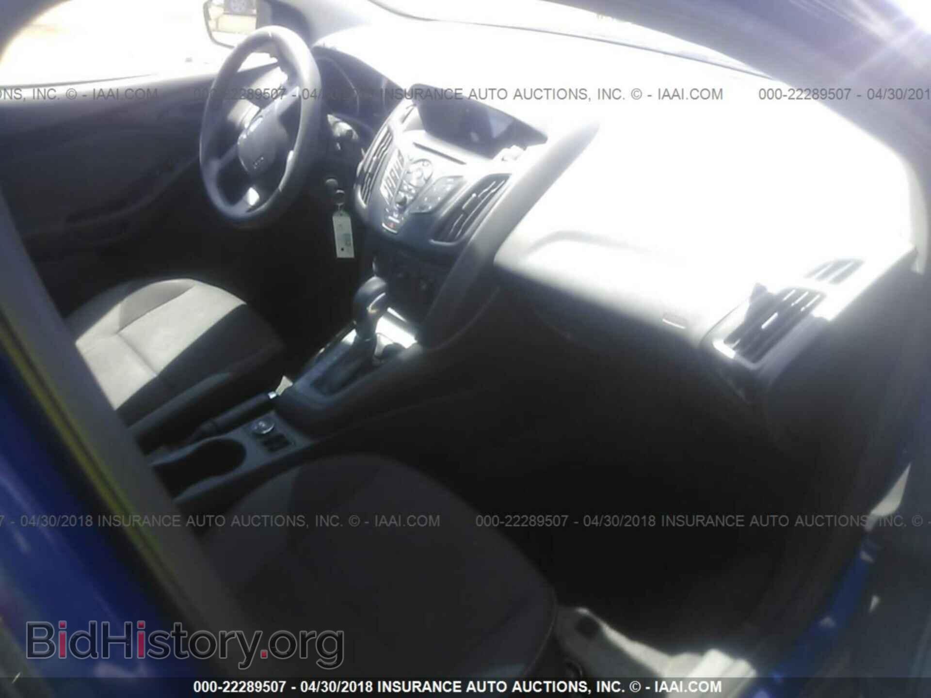 2012 Ford Focus - VIN: 1FAHP3E29CL319562 - Photo 5