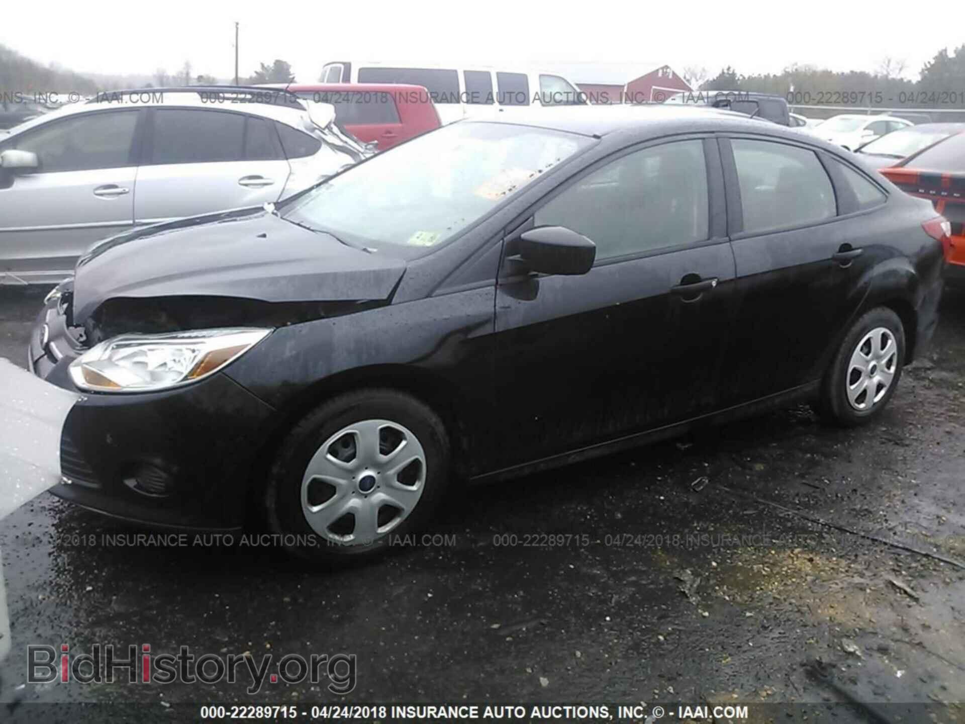 2013 Ford Focus - VIN: 1FADP3E24DL370080 - Photo 2