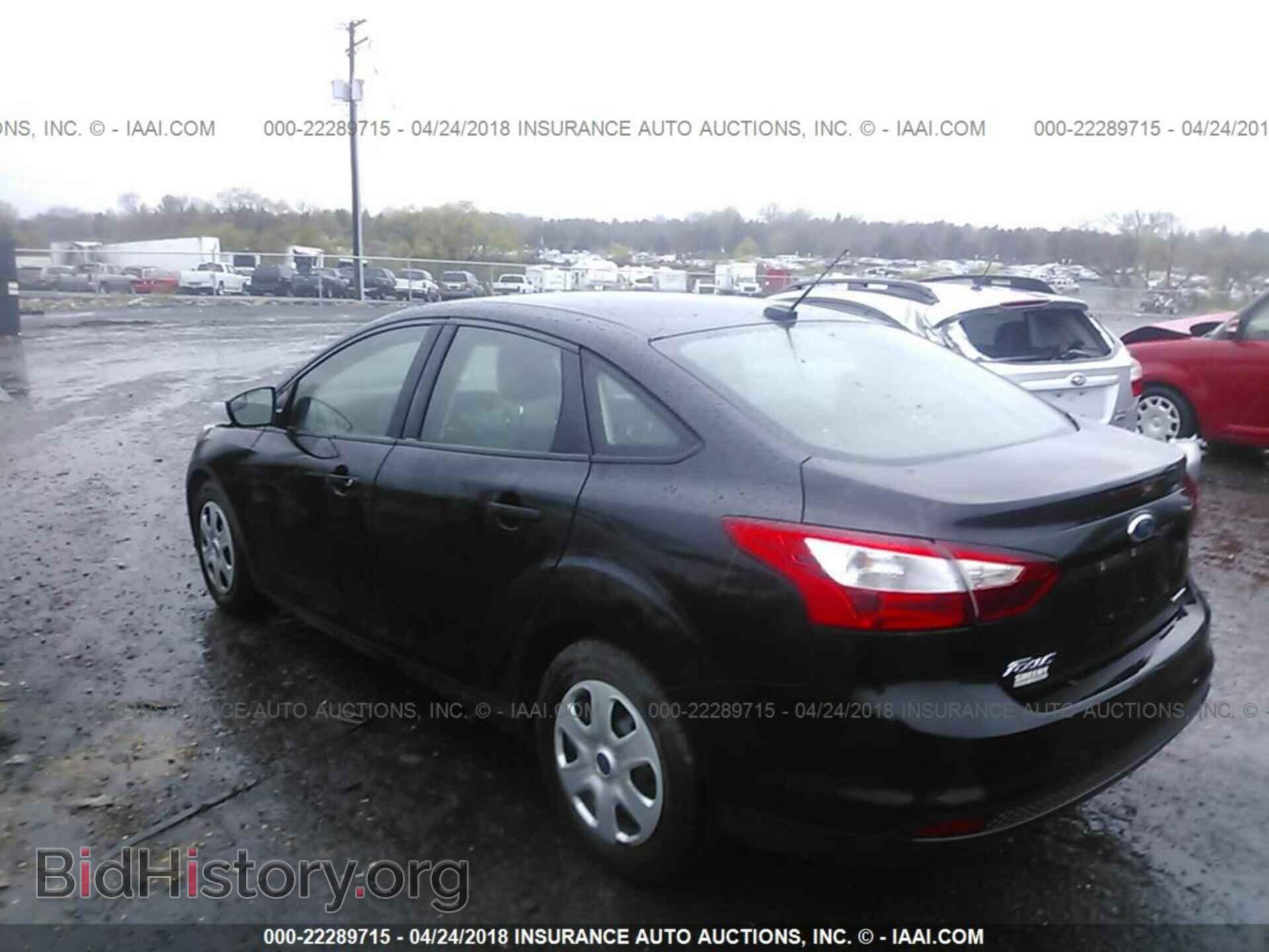 2013 Ford Focus - VIN: 1FADP3E24DL370080 - Photo 3