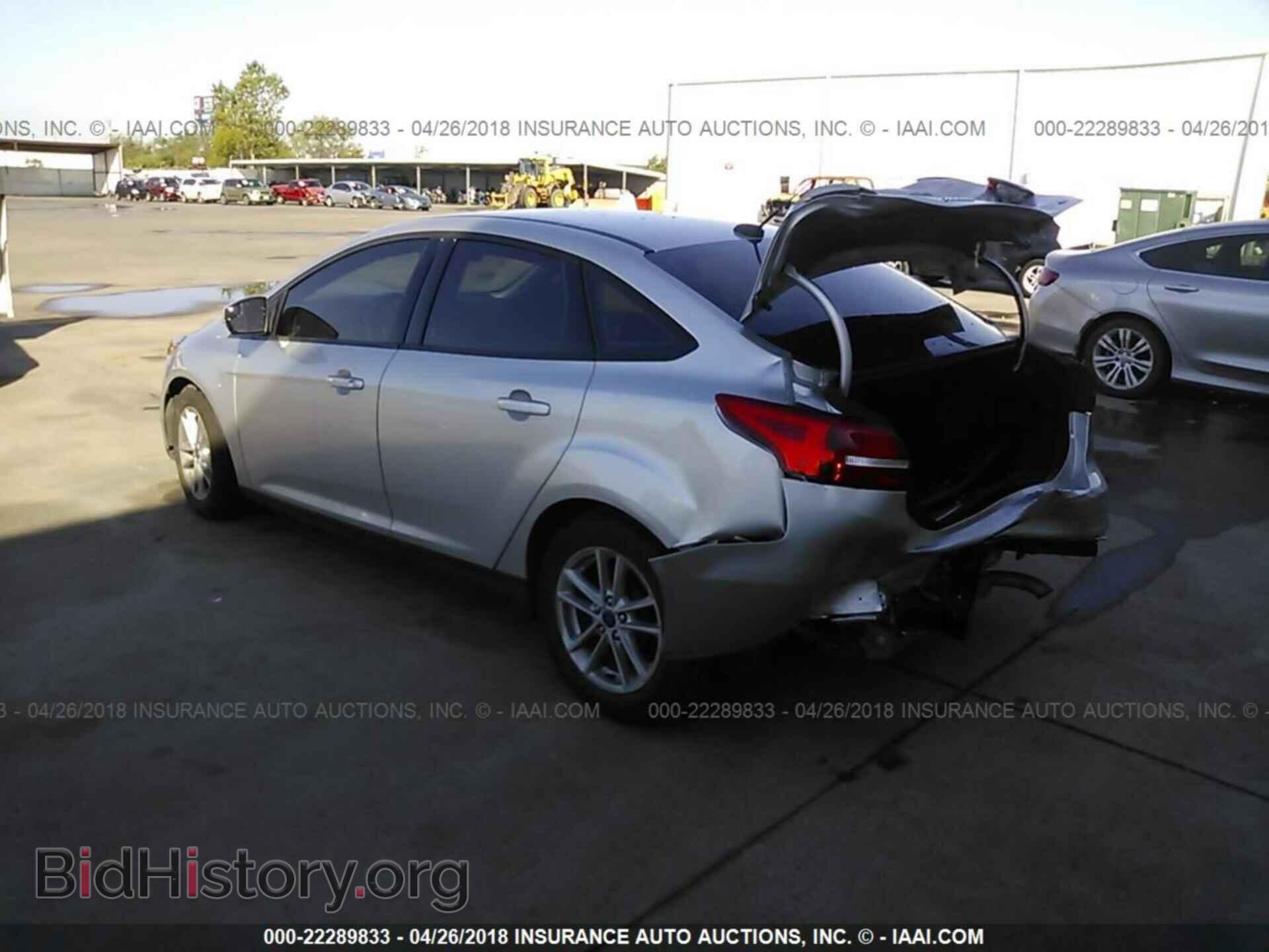 2017 Ford Focus - VIN: 1FADP3F25HL303167 - Photo 3