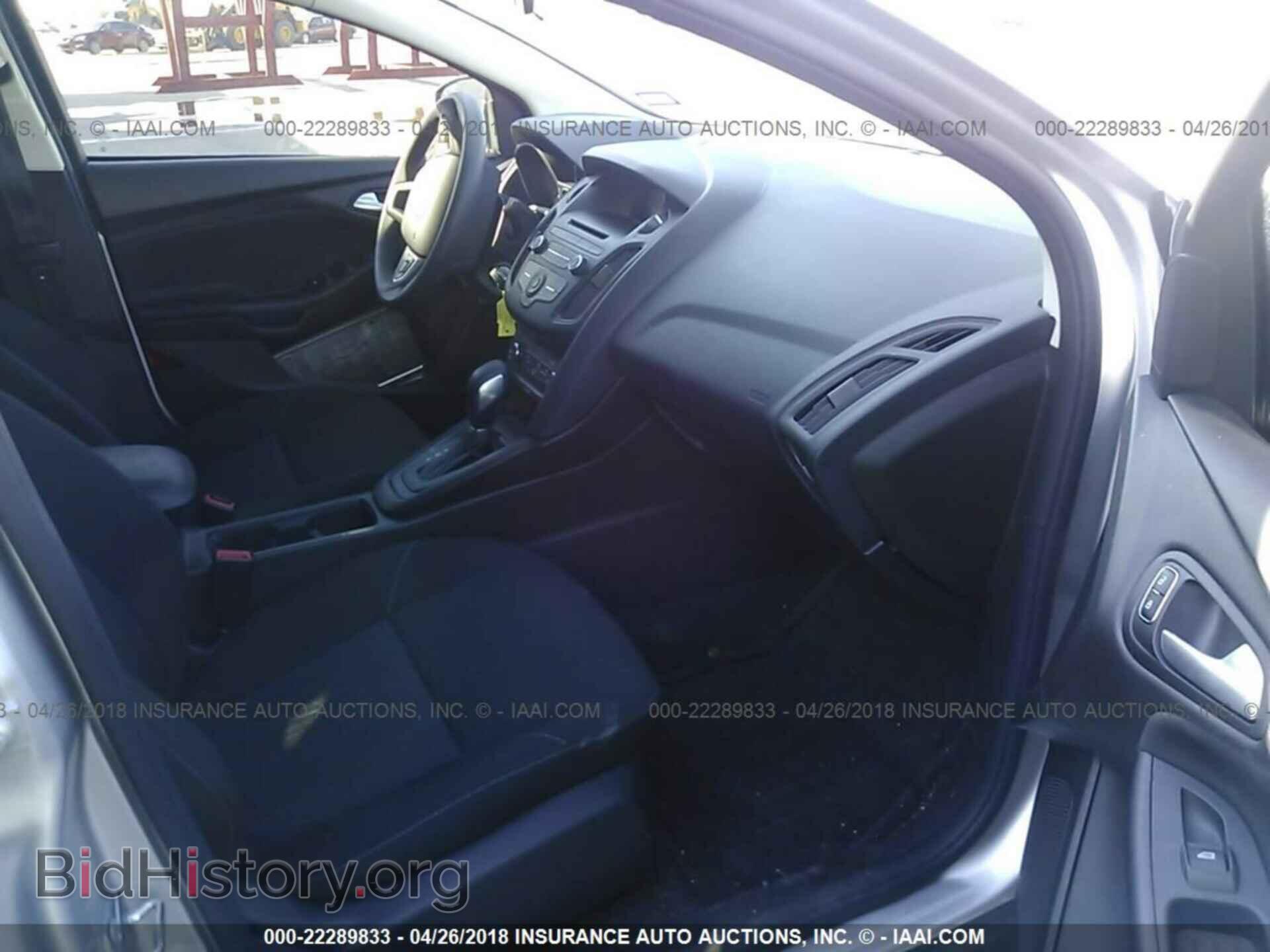 2017 Ford Focus - VIN: 1FADP3F25HL303167 - Photo 5