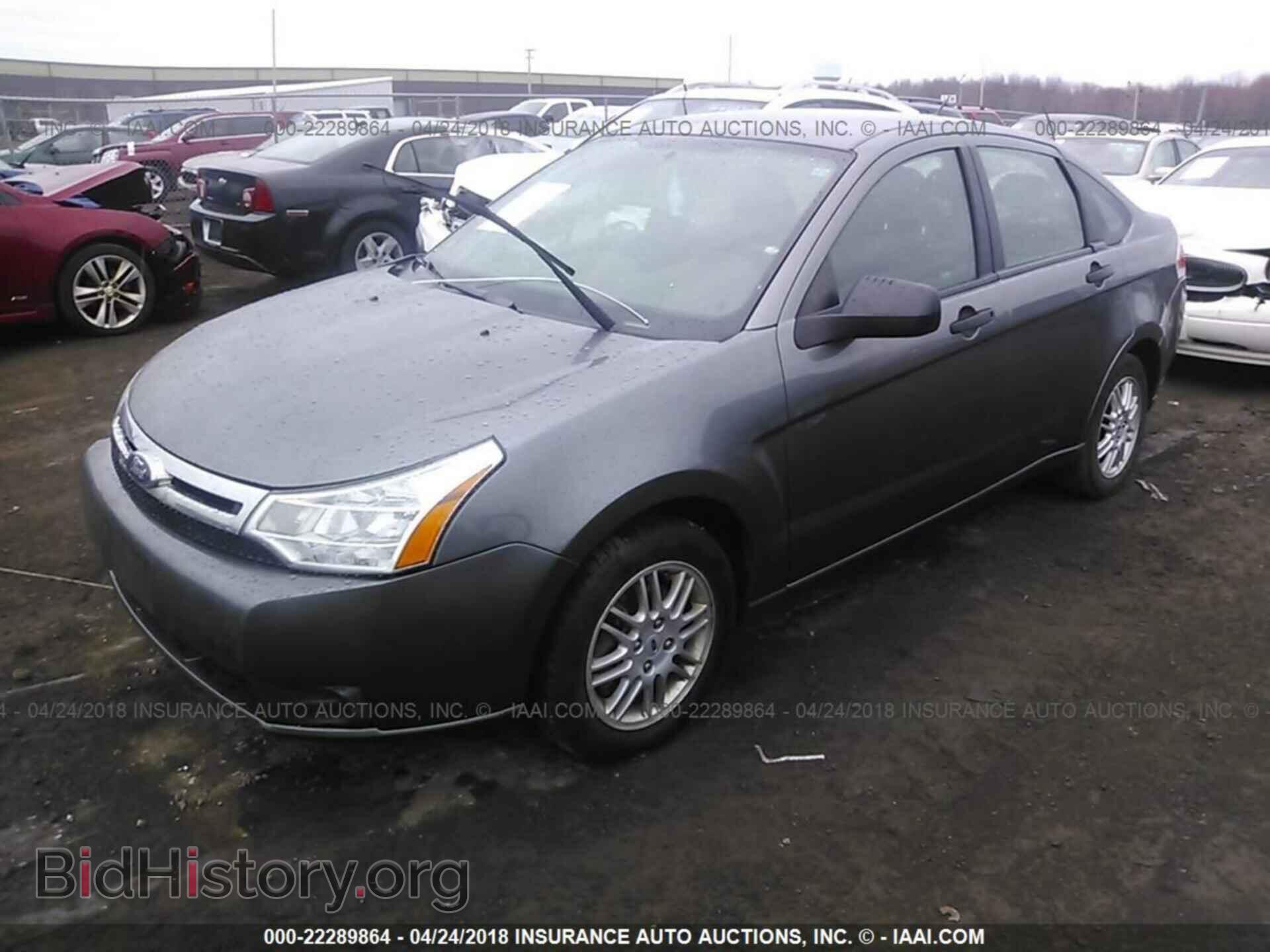 2011 Ford Focus - VIN: 1FAHP3FN9BW178417 - Фото 2