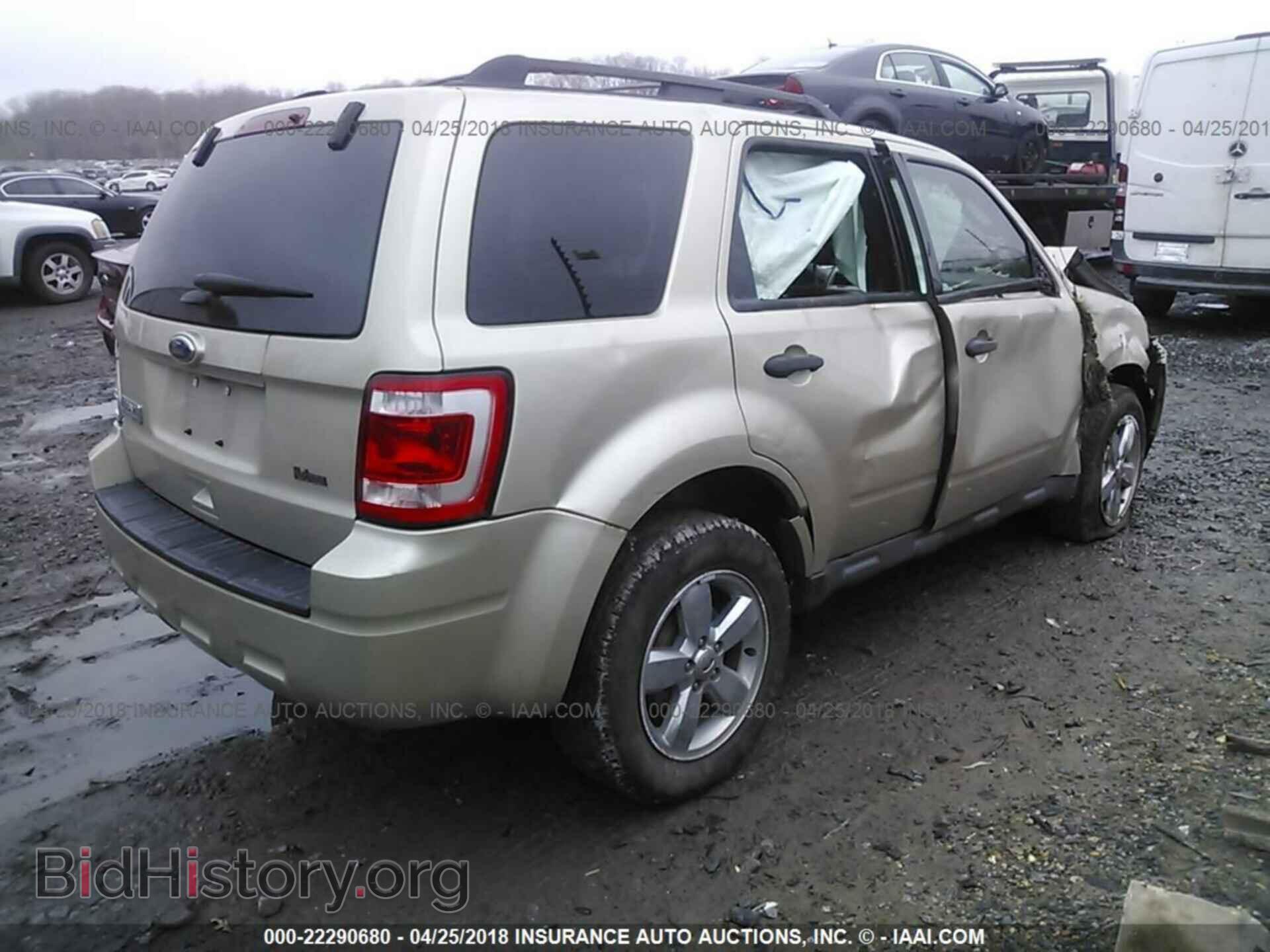 2012 Ford Escape - VIN: 1FMCU0D77CKB38230 - Photo 4