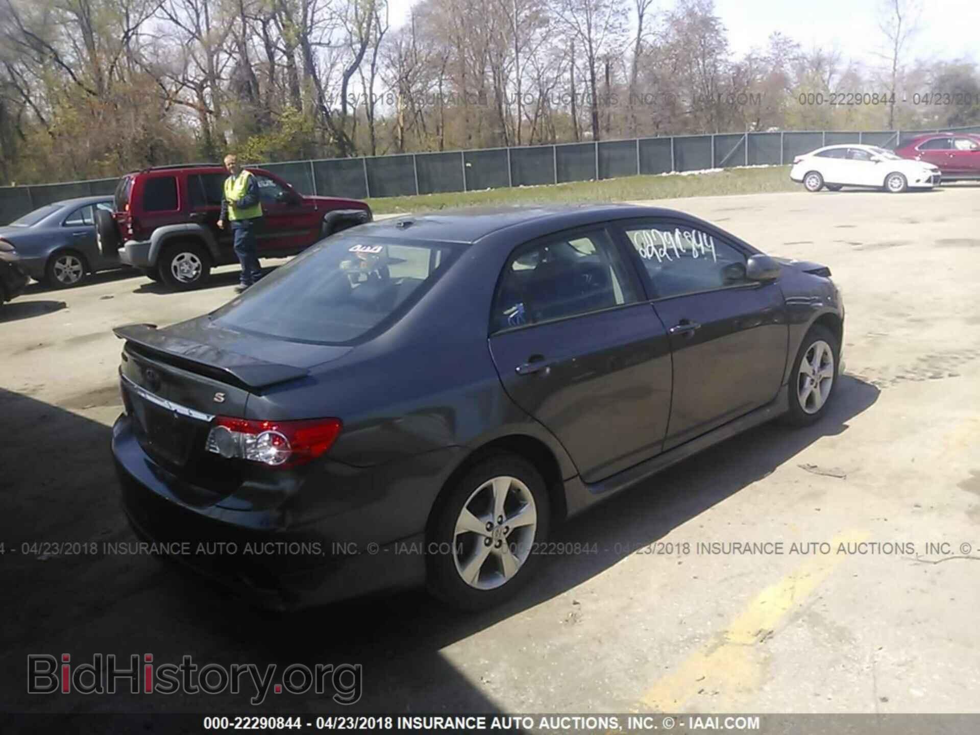 2011 Toyota Corolla - VIN: 2T1BU4EEXBC696061 - Photo 4