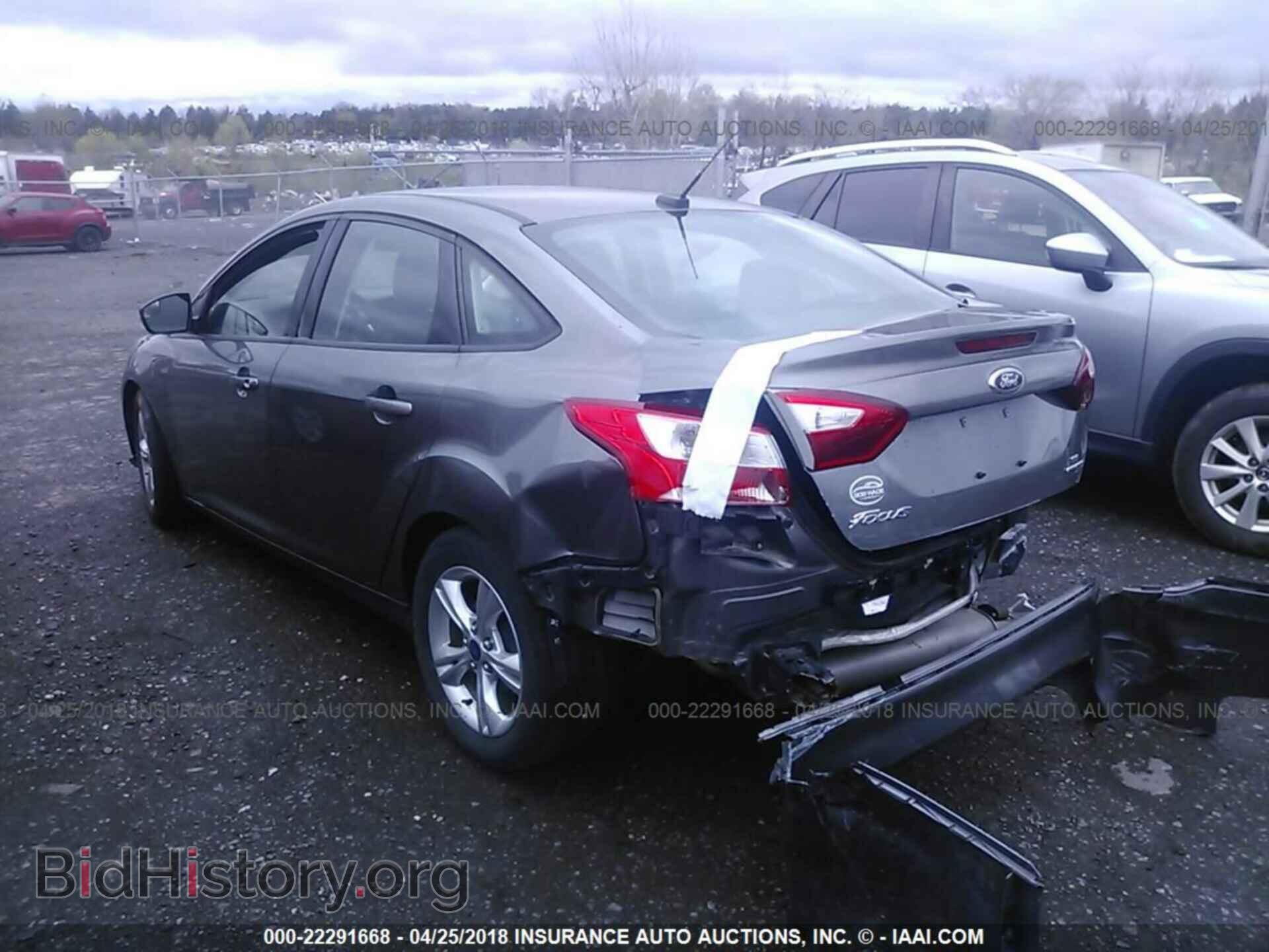 2014 Ford Focus - VIN: 1FADP3F28EL215998 - Photo 3