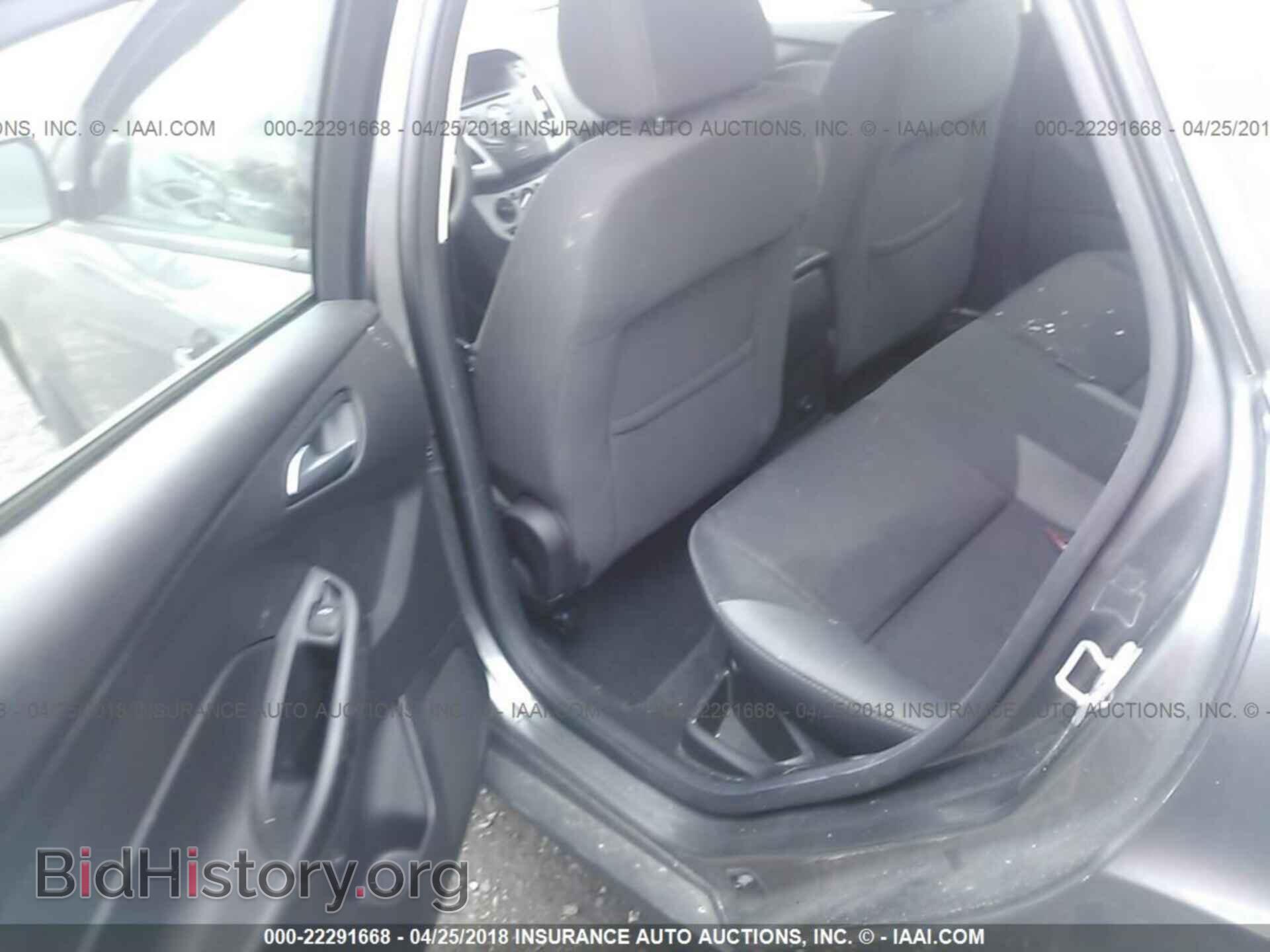 2014 Ford Focus - VIN: 1FADP3F28EL215998 - Photo 8
