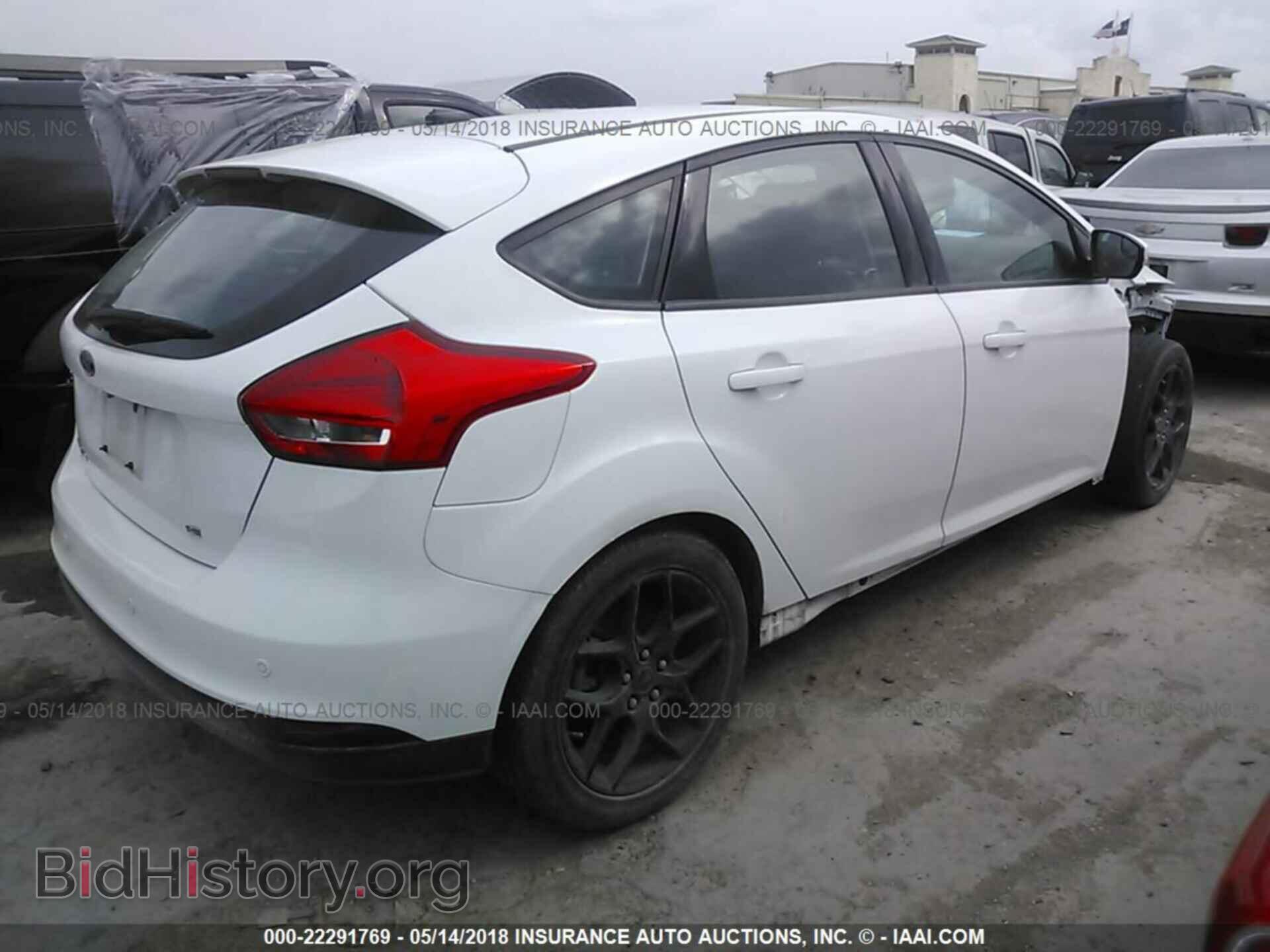 2016 Ford Focus - VIN: 1FADP3K23GL307707 - Photo 4