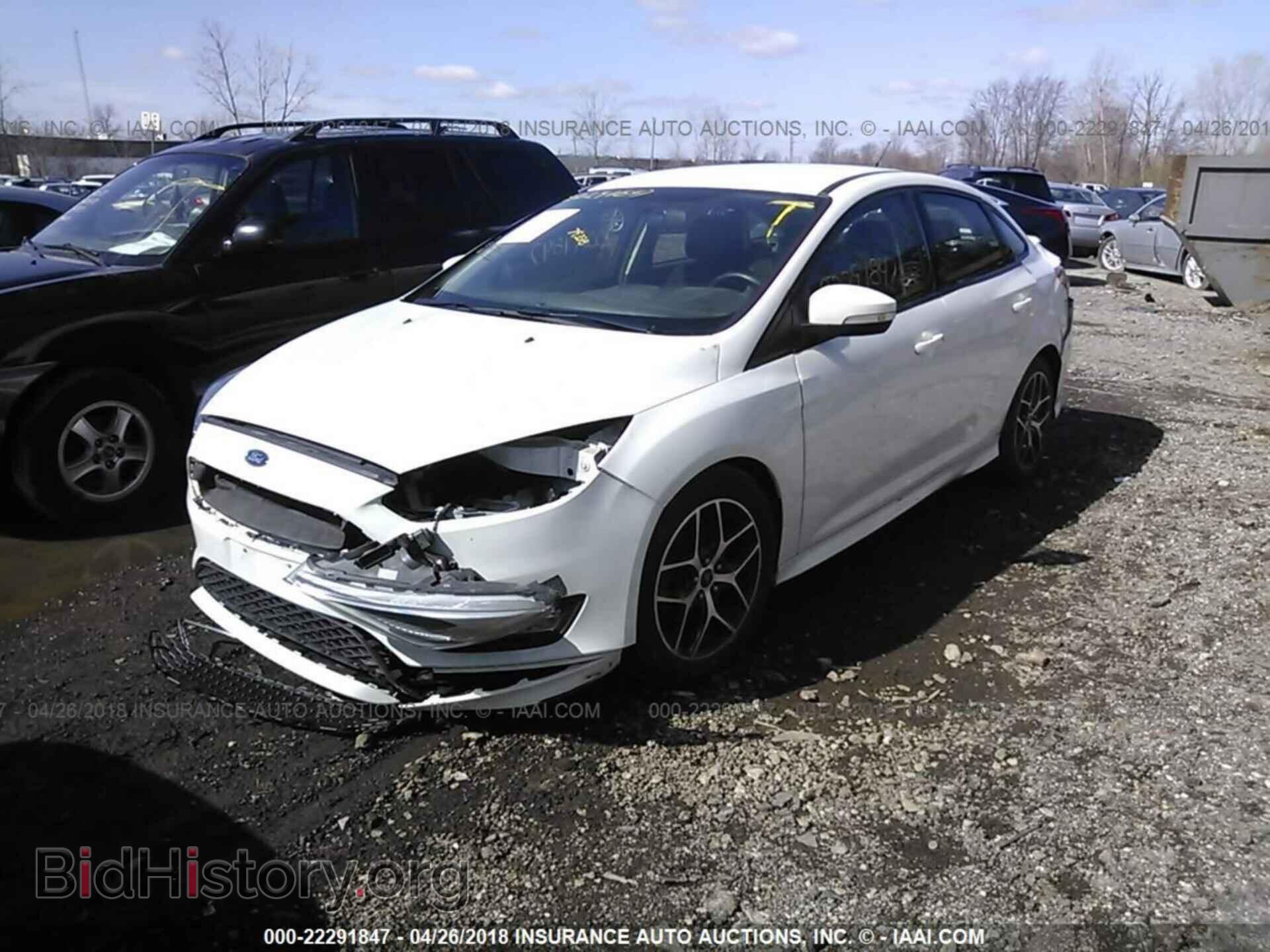 2015 Ford Focus - VIN: 1FADP3F29FL379391 - Photo 2