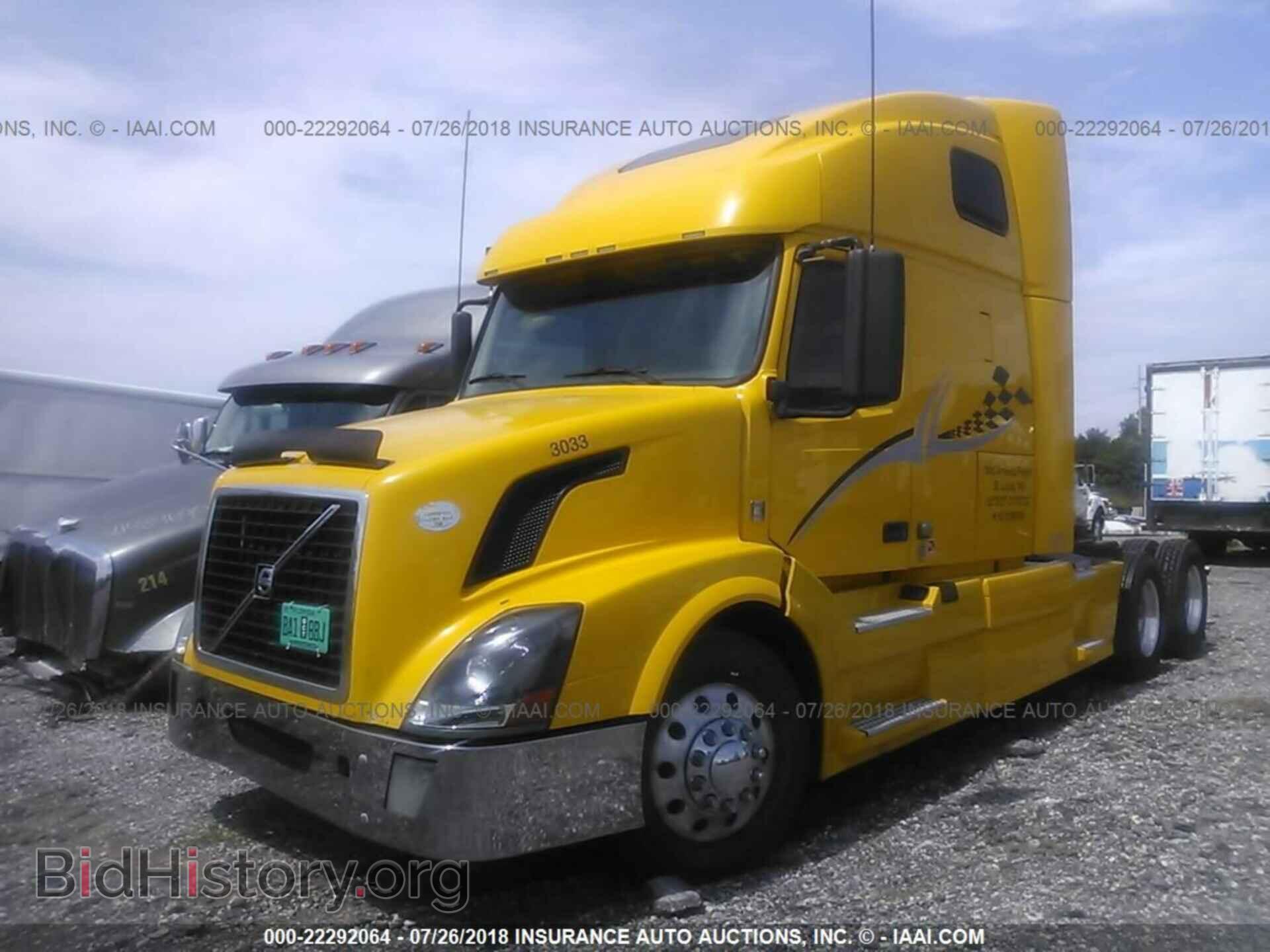2011 Volvo Vnl - VIN: 4V4NC9EJ1BN294909 - Фото 2