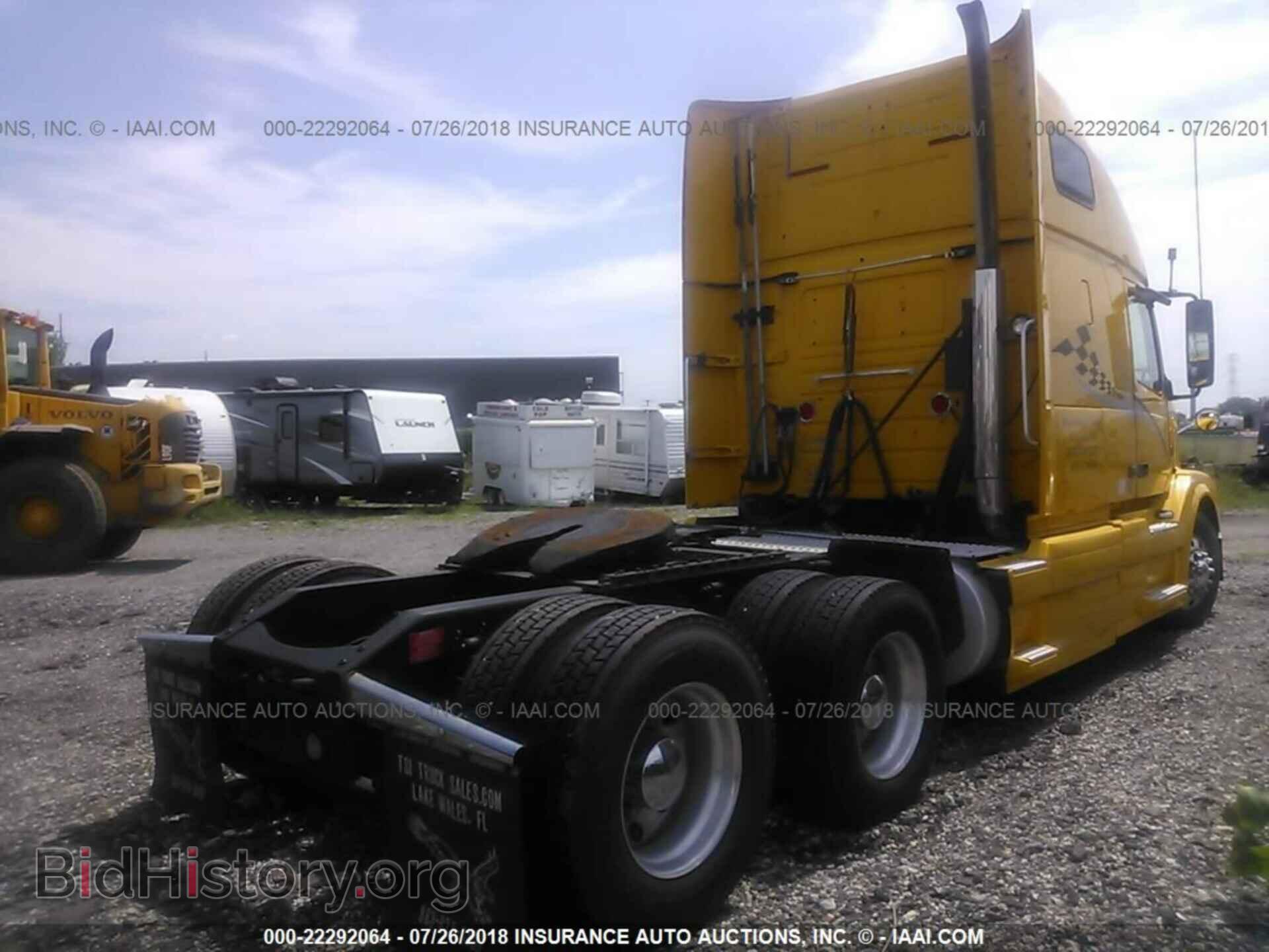 2011 Volvo Vnl - VIN: 4V4NC9EJ1BN294909 - Фото 4