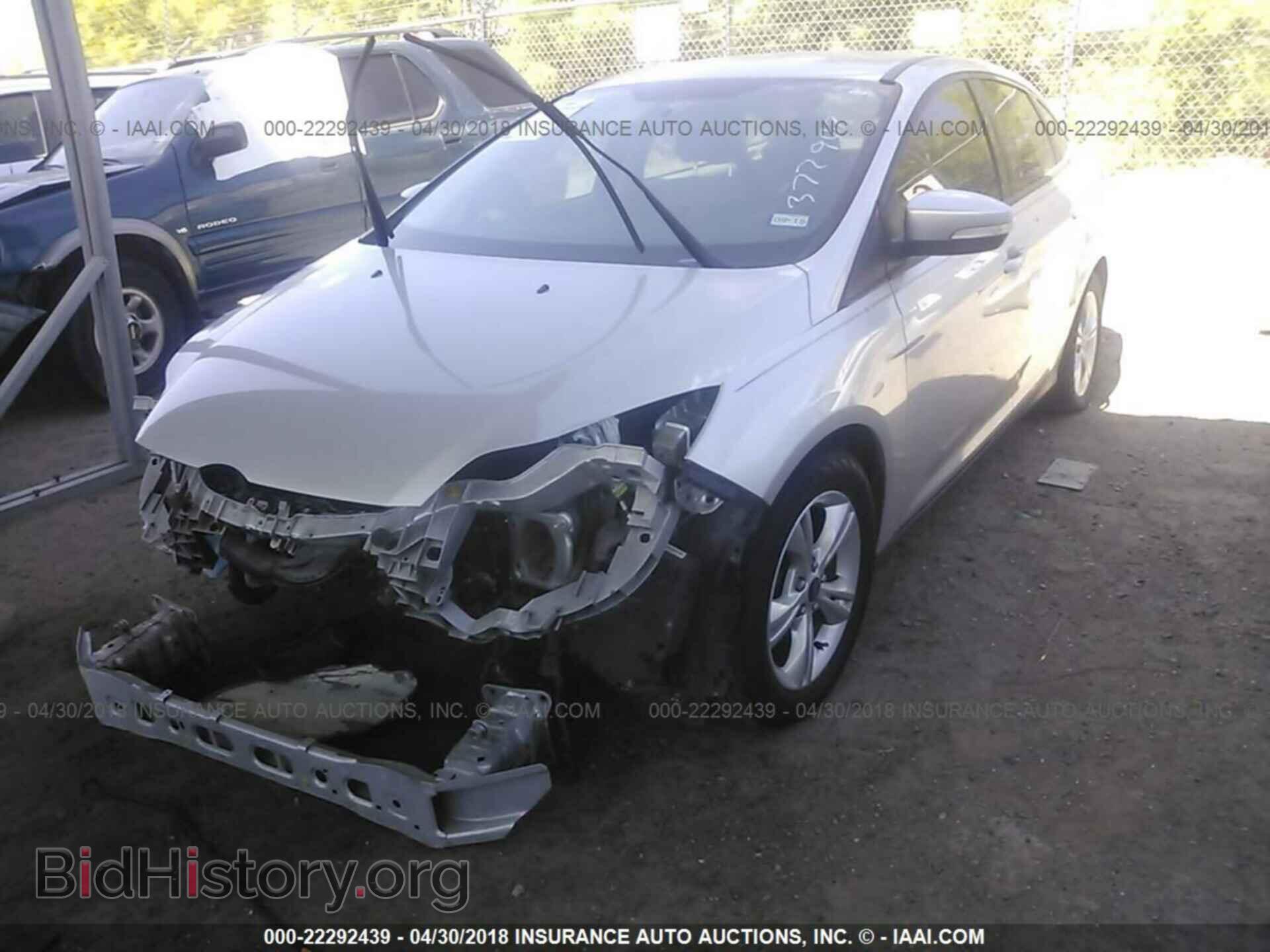 2014 Ford Focus - VIN: 1FADP3F29EL372908 - Фото 2
