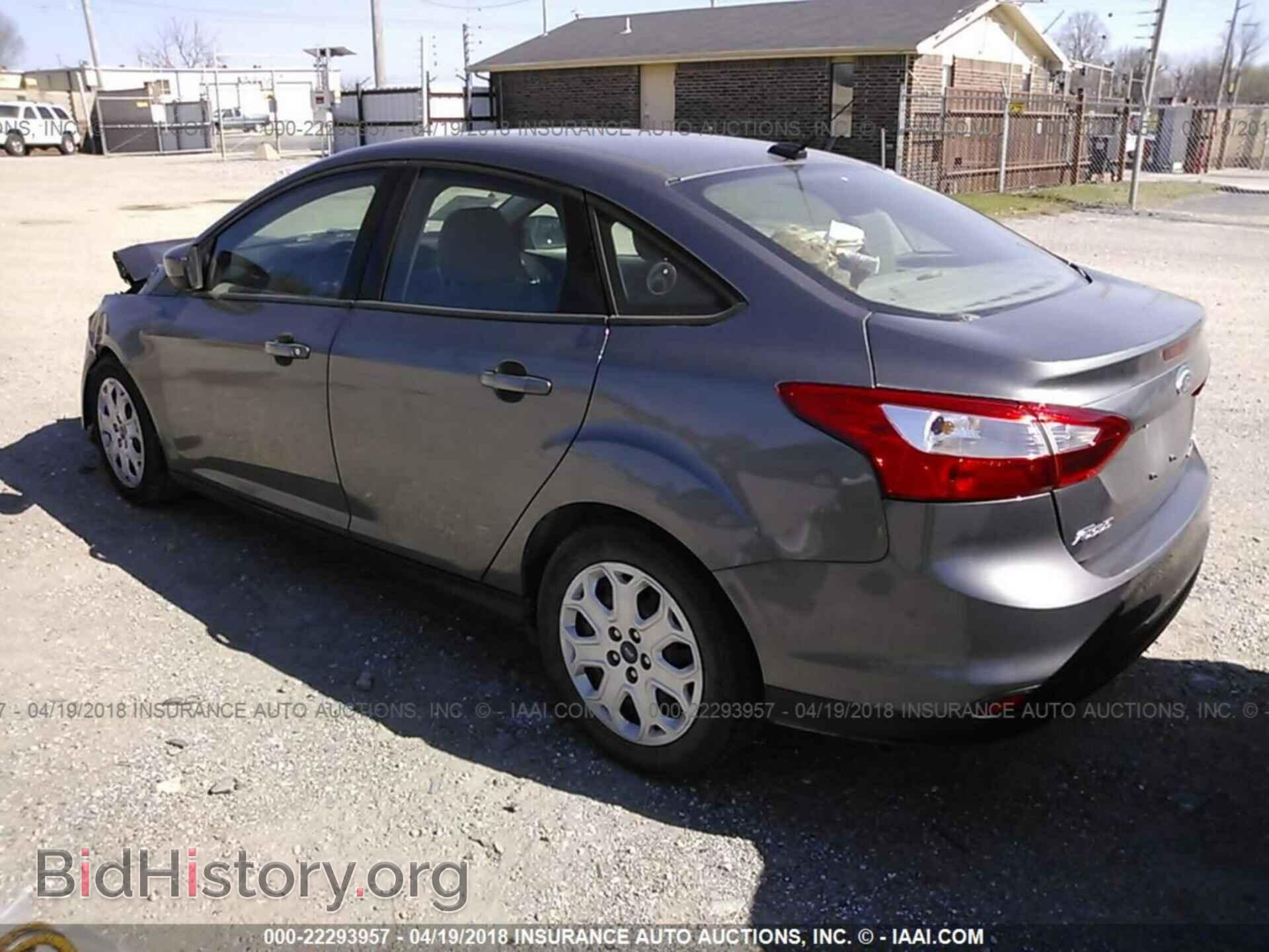 2012 Ford Focus - VIN: 1FAHP3F21CL457465 - Photo 3