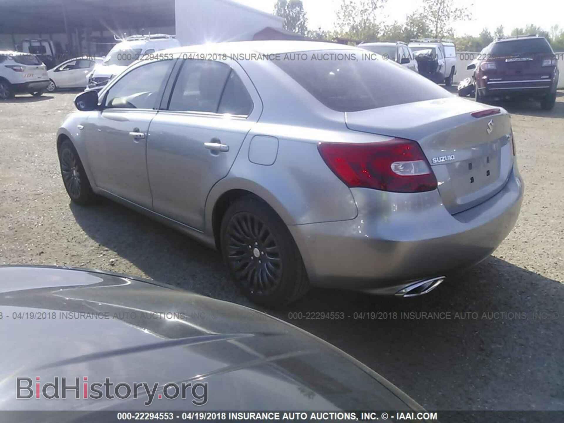 2012 Suzuki Kizashi - VIN: JS2RE9A31C6100654 - Photo 3