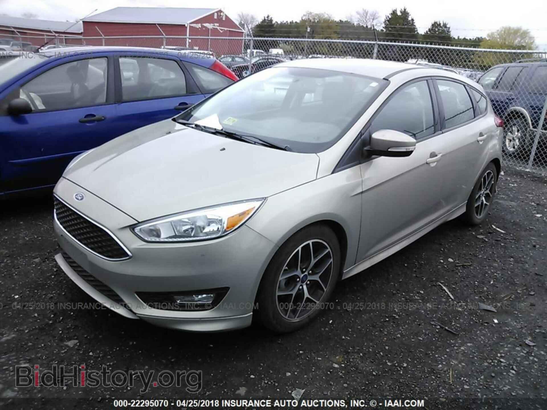 2016 Ford Focus - VIN: 1FADP3K29GL331171 - Photo 2