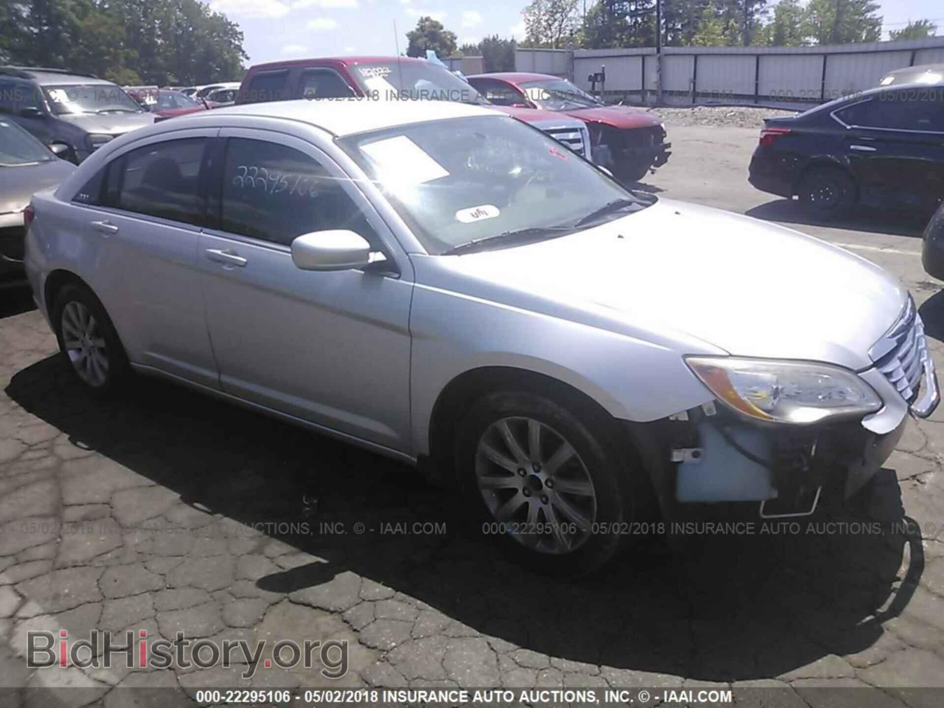 Photo 1C3BC1FB3BN511193 - Chrysler 200 2011